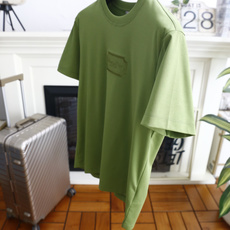 🔥迪奥. 26夏季新品!时尚男士百搭圆领短袖T恤,胸前饰有精致的品牌标识刺绣,细节做工考究,低调中彰显品牌质感。简约利落 🔥迪奥. 26夏季新品!时尚男士百搭圆领短袖T恤,胸前饰有精致的品牌标识刺绣,细节做工考究,低调中彰显品牌质感。简约利落