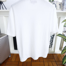 🔥克罗心. 26夏季新品!时尚男士百搭短袖👍圆领基础款设计,简约大气又百搭。胸前的立体刺绣装饰低调又有辨识度,打破了单调 🔥克罗心. 26夏季新品!时尚男士百搭短袖👍圆领基础款设计,简约大气又百搭。胸前的立体刺绣装饰低调又有辨识度,打破了单调