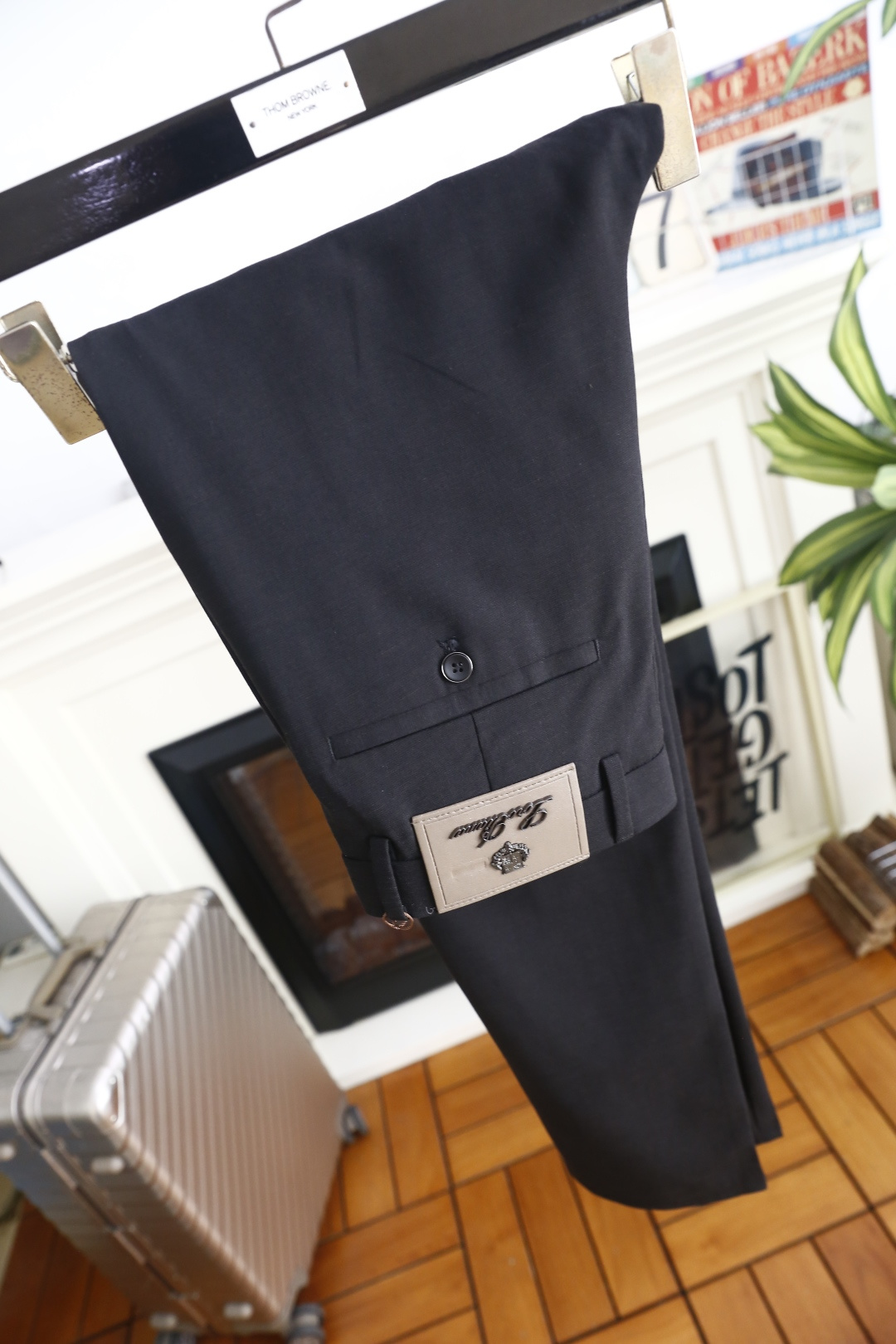 🔥Loro piana. 26新品男士休闲长裤，意式奢牌高级格调，后腰皮质铭牌点缀彰显品牌质感，双后袋搭配纽扣细节做工扎