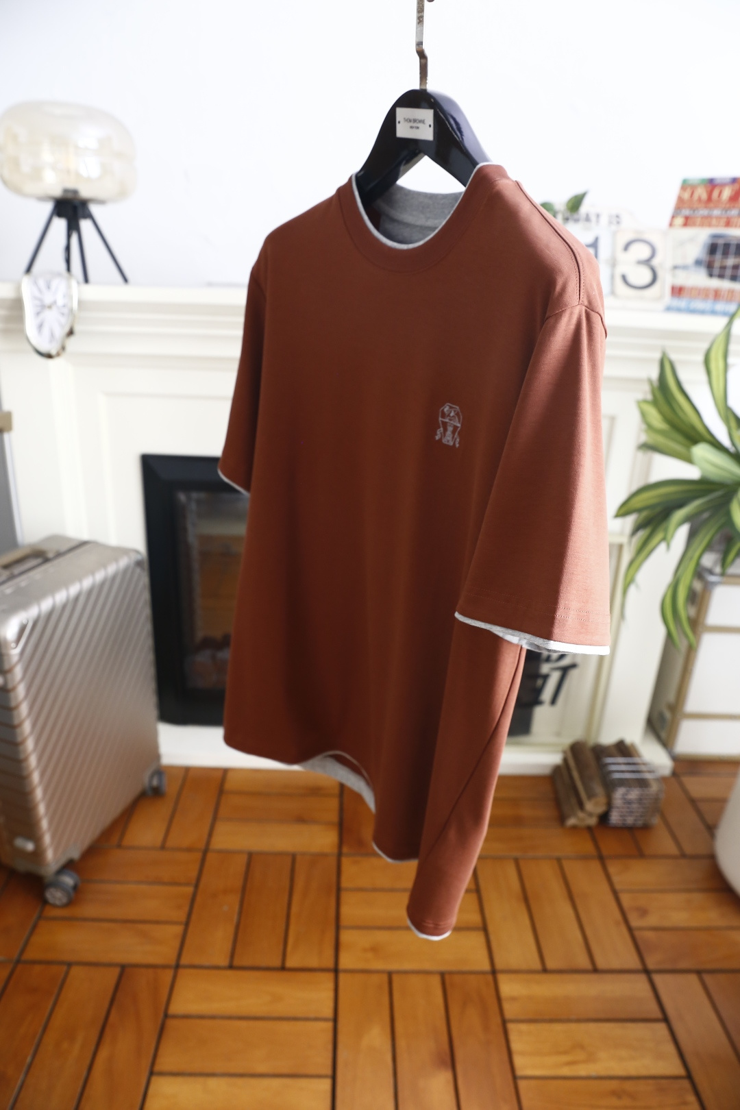 🔥BC. 26夏季新品!时尚男士轻奢短袖T恤,大牌风假两件撞色包边设计层次感十足,胸口精致刺绣标识低调凸显辨识度,利落宽 🔥BC. 26夏季新品!时尚男士轻奢短袖T恤,大牌风假两件撞色包边设计层次感十足,胸口精致刺绣标识低调凸显辨识度,利落宽
