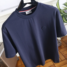 🔥蒙口. 26夏季新品!时尚男士轻奢短袖T恤,经典圆领搭配领口撞色织带尽显大牌质感,胸口立体压胶徽章低调富有辨识度,利落 🔥蒙口. 26夏季新品!时尚男士轻奢短袖T恤,经典圆领搭配领口撞色织带尽显大牌质感,胸口立体压胶徽章低调富有辨识度,利落