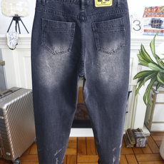 🔥芬迪. 26夏季新品!时尚男士轻奢牛仔裤,潮牌风做旧水洗营造复古氛围感,后腰黄色恶魔眼皮牌辨识度拉满,经典双后袋走线工 🔥芬迪. 26夏季新品!时尚男士轻奢牛仔裤,潮牌风做旧水洗营造复古氛围感,后腰黄色恶魔眼皮牌辨识度拉满,经典双后袋走线工