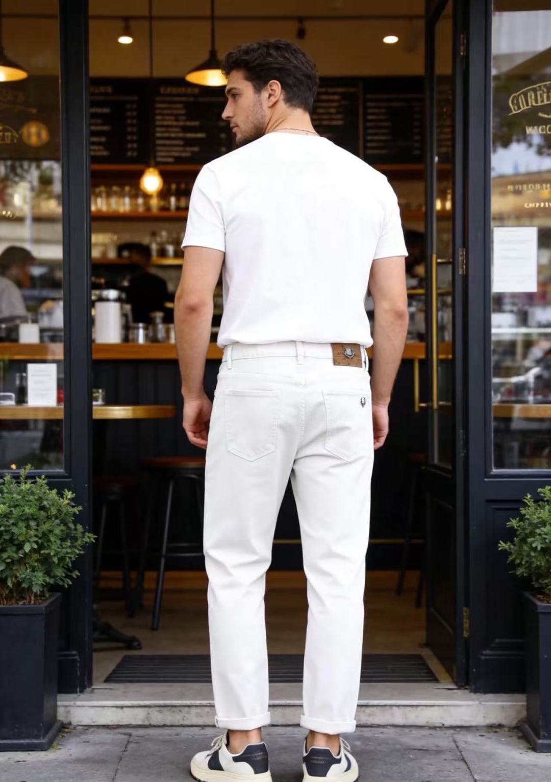 🔥Loro Piana. 26夏季新品！时尚男士百搭休闲长裤👍经典五袋式裤型搭配标准腰袢设计，后腰配有皮质标牌装饰，后袋