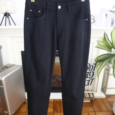 🔥Loro Piana. 26夏季新品!时尚男士百搭休闲长裤👍经典五袋式裤型搭配标准腰袢设计,后腰配有皮质标牌装饰,后袋 🔥Loro Piana. 26夏季新品!时尚男士百搭休闲长裤👍经典五袋式裤型搭配标准腰袢设计,后腰配有皮质标牌装饰,后袋