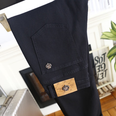 🔥Loro Piana. 26夏季新品!时尚男士百搭休闲长裤👍经典五袋式裤型搭配标准腰袢设计,后腰配有皮质标牌装饰,后袋 🔥Loro Piana. 26夏季新品!时尚男士百搭休闲长裤👍经典五袋式裤型搭配标准腰袢设计,后腰配有皮质标牌装饰,后袋