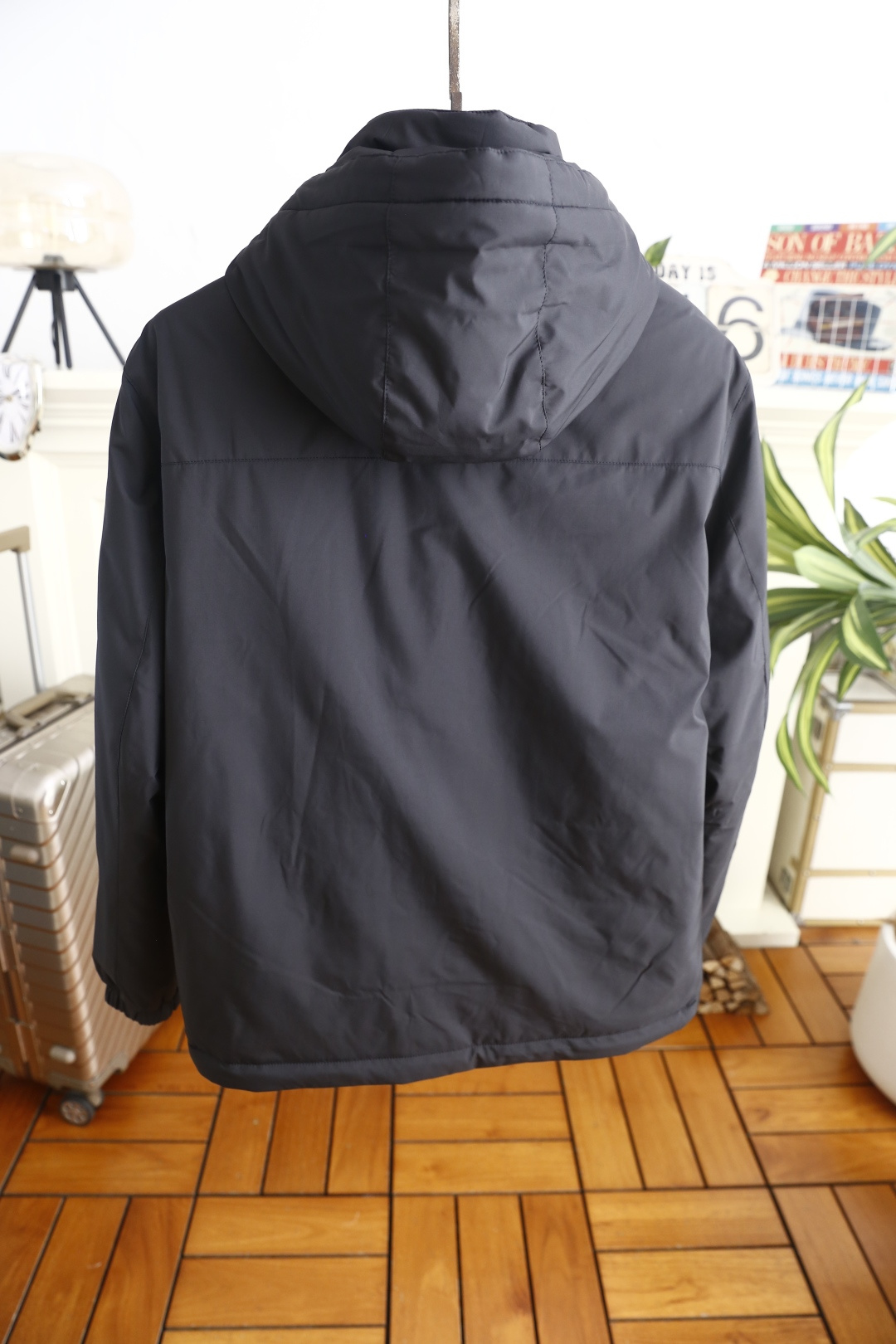 🔥加拿大鹅. 26秋冬新品！时尚男士连帽羽绒夹克，可收纳连帽设计，主拉链顺滑耐用，侧插口袋简约实用，袖口调节扣方便贴合手