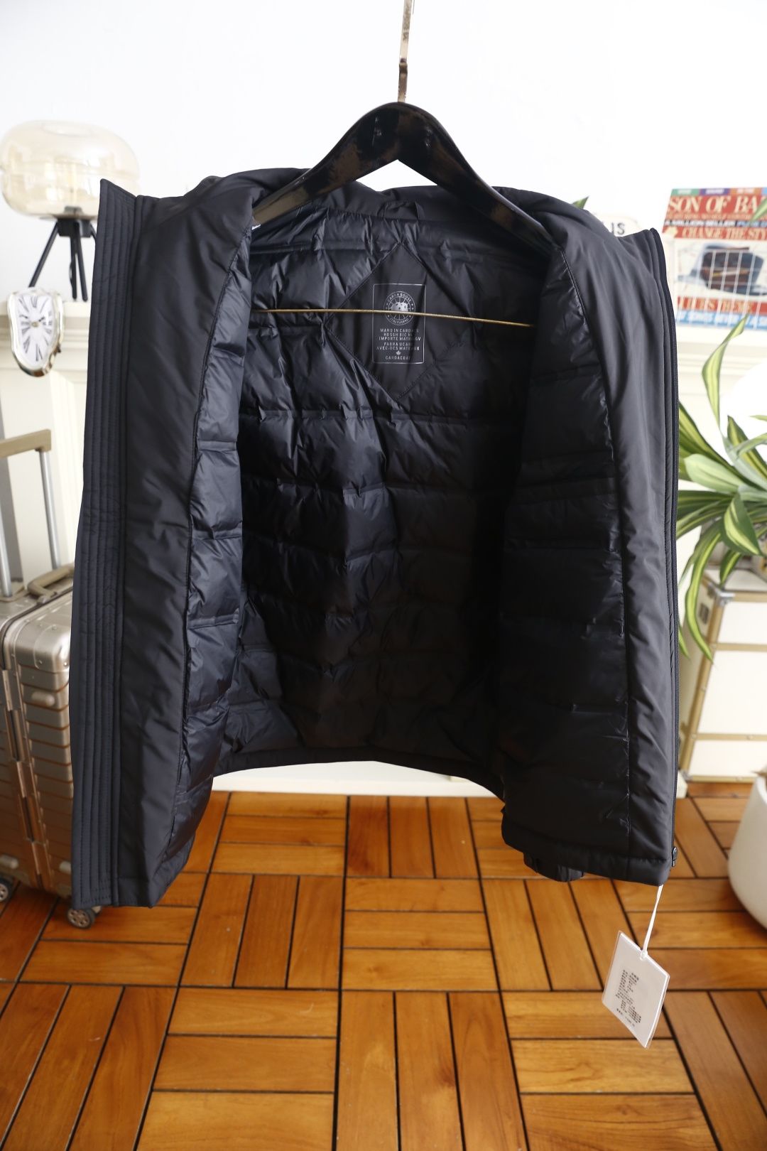 🔥加拿大鹅. 26秋冬新品！时尚男士连帽羽绒夹克，可收纳连帽设计，主拉链顺滑耐用，侧插口袋简约实用，袖口调节扣方便贴合手