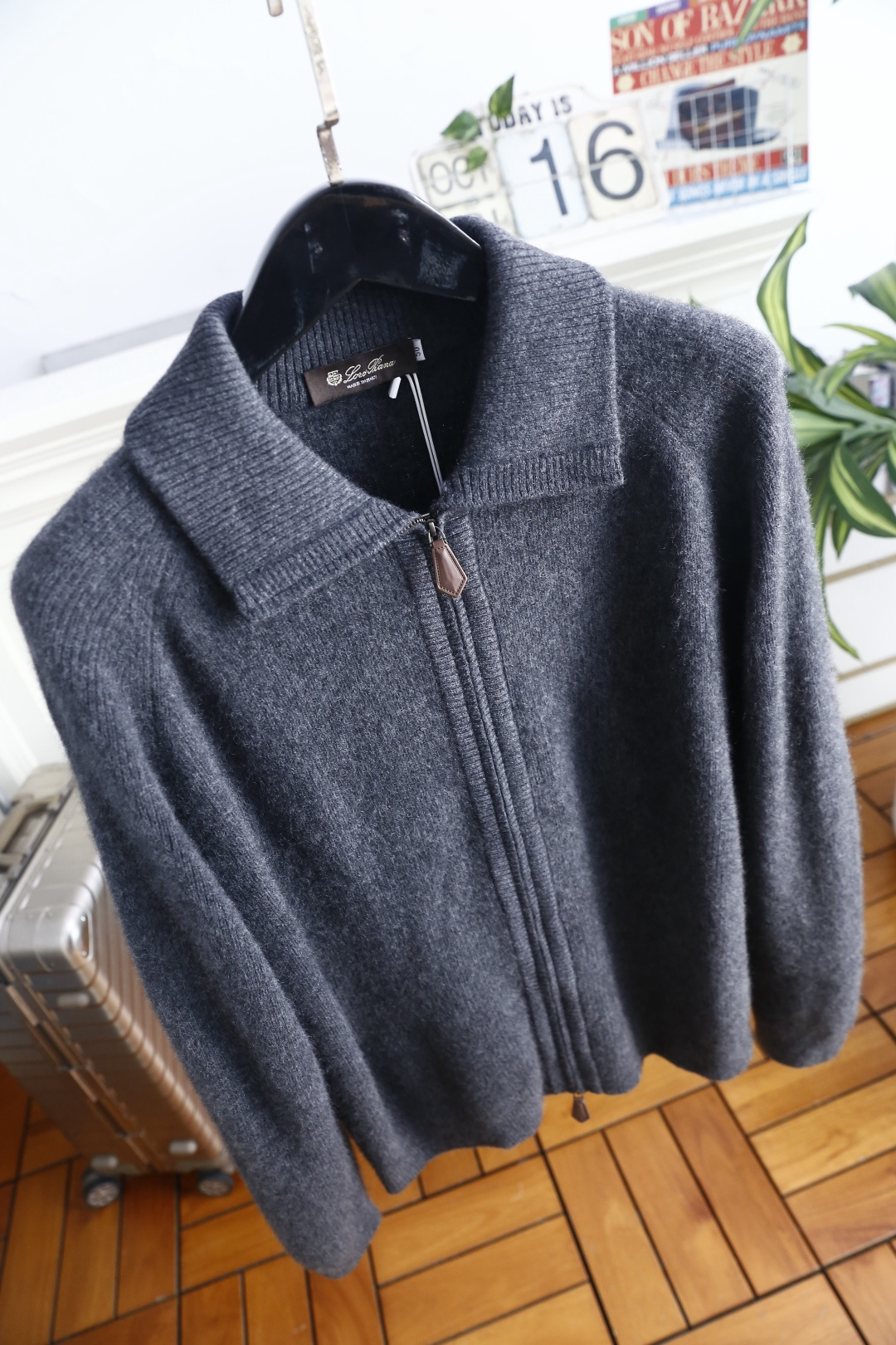 🔥Loro Piana. 26秋冬新款！时尚男士翻领全拉链针织开衫，羊毛羊绒混纺材质，宽翻领肌理感饱满，双向拉链设计穿脱