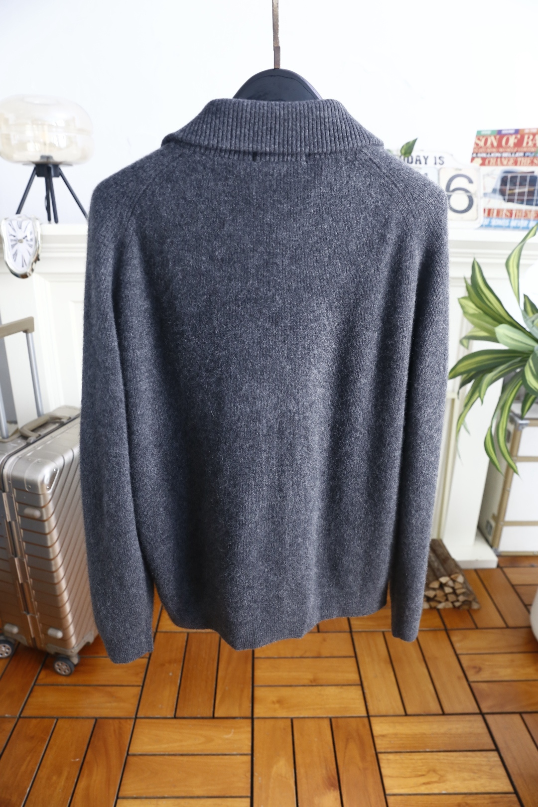 🔥Loro Piana. 26秋冬新款！时尚男士翻领全拉链针织开衫，羊毛羊绒混纺材质，宽翻领肌理感饱满，双向拉链设计穿脱