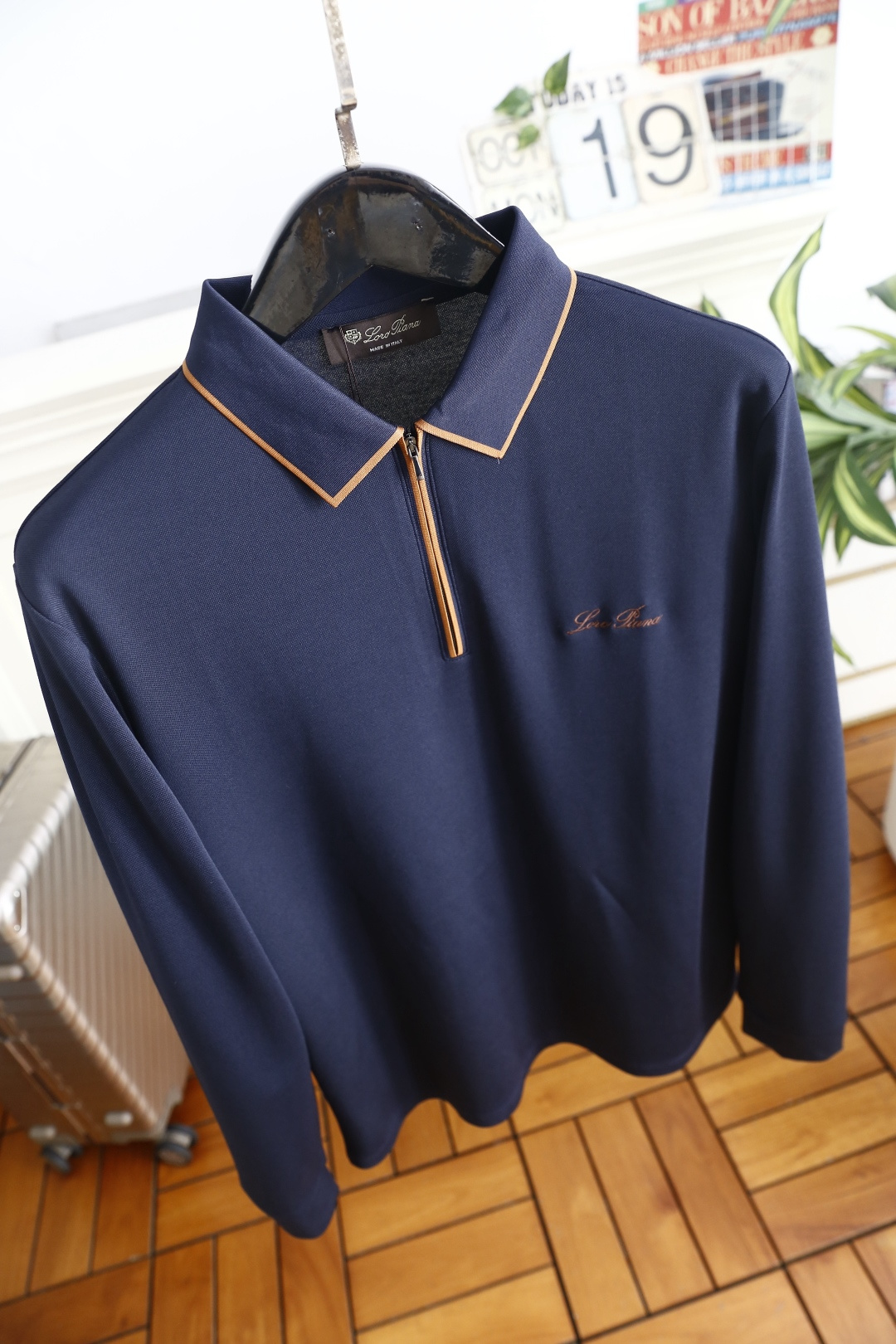 🔥Loro Piana. 26秋冬新款！时尚男士长袖Polo衫，撞色包边翻领搭配半拉链门襟，胸口精致手写刺绣标识低调雅致