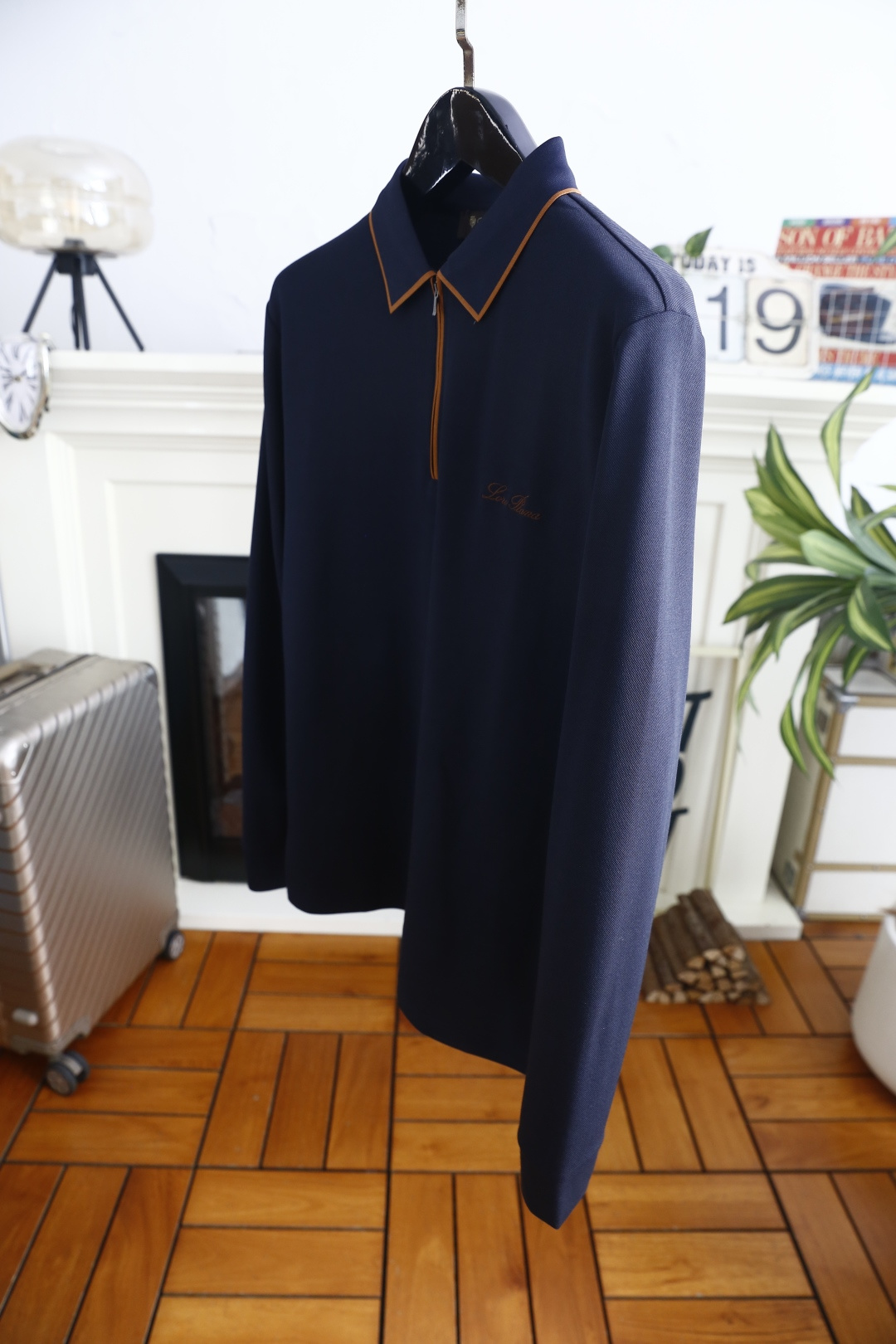 🔥Loro Piana. 26秋冬新款！时尚男士长袖Polo衫，撞色包边翻领搭配半拉链门襟，胸口精致手写刺绣标识低调雅致