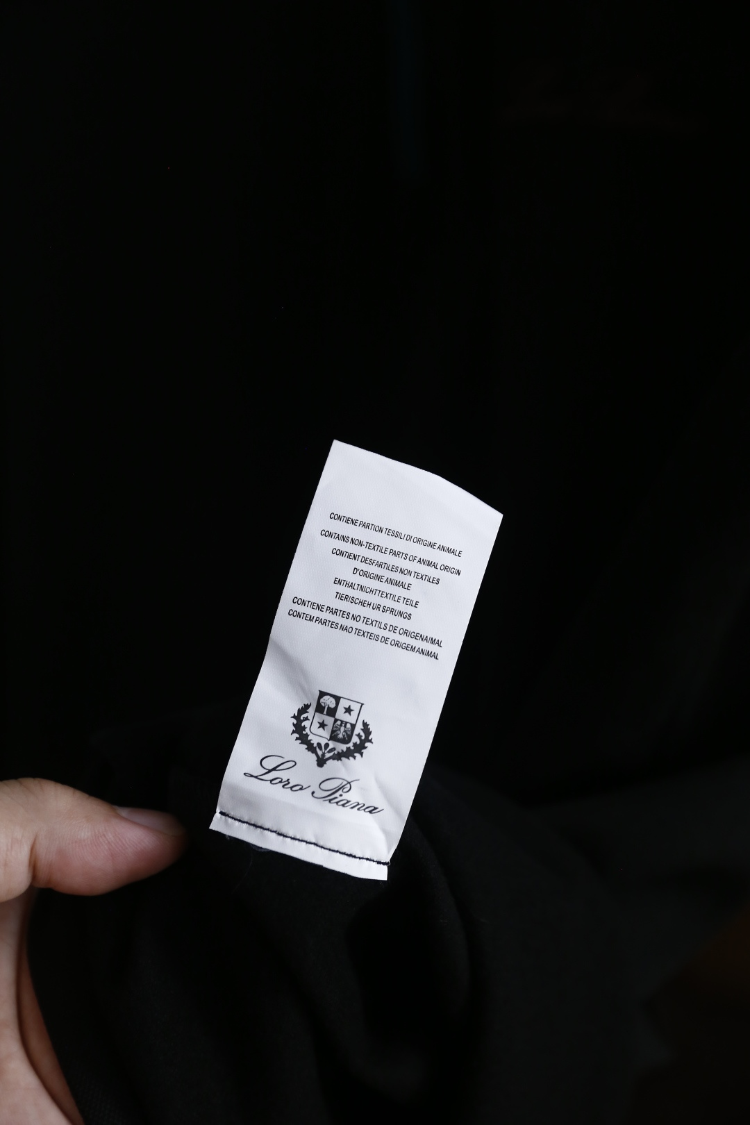 🔥Loro Piana. 26秋冬新款！时尚男士长袖Polo衫，撞色包边翻领搭配半拉链门襟，胸口精致手写刺绣标识低调雅致
