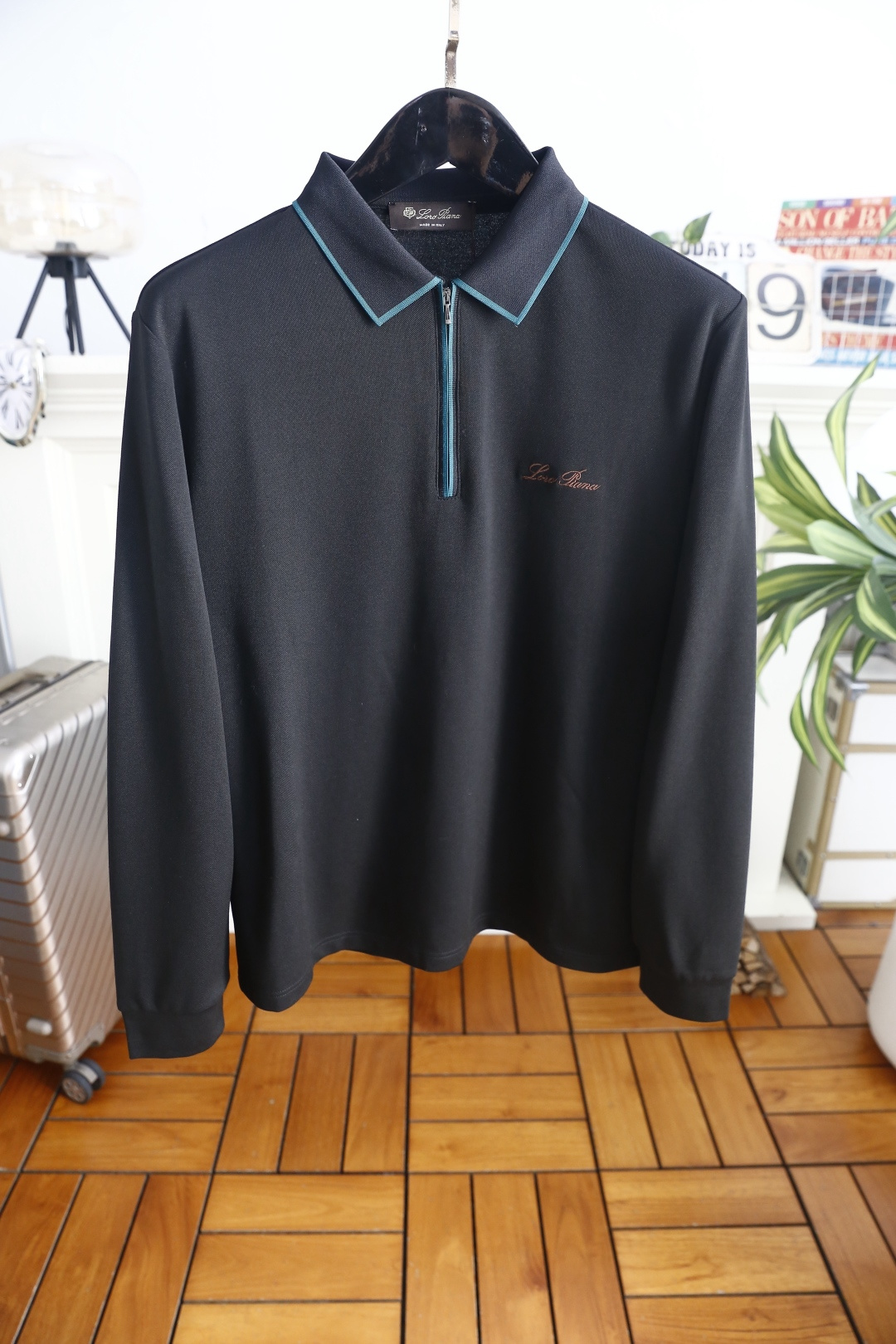 🔥Loro Piana. 26秋冬新款！时尚男士长袖Polo衫，撞色包边翻领搭配半拉链门襟，胸口精致手写刺绣标识低调雅致