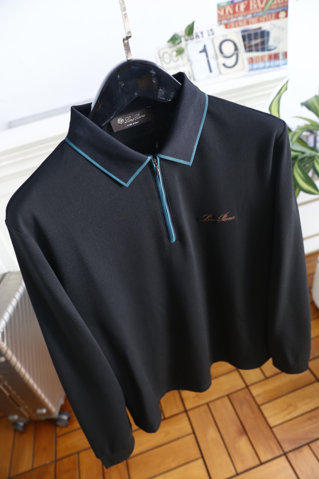🔥Loro Piana. 26秋冬新款！时尚男士长袖Polo衫，撞色包边翻领搭配半拉链门襟，胸口精致手写刺绣标识低调雅致