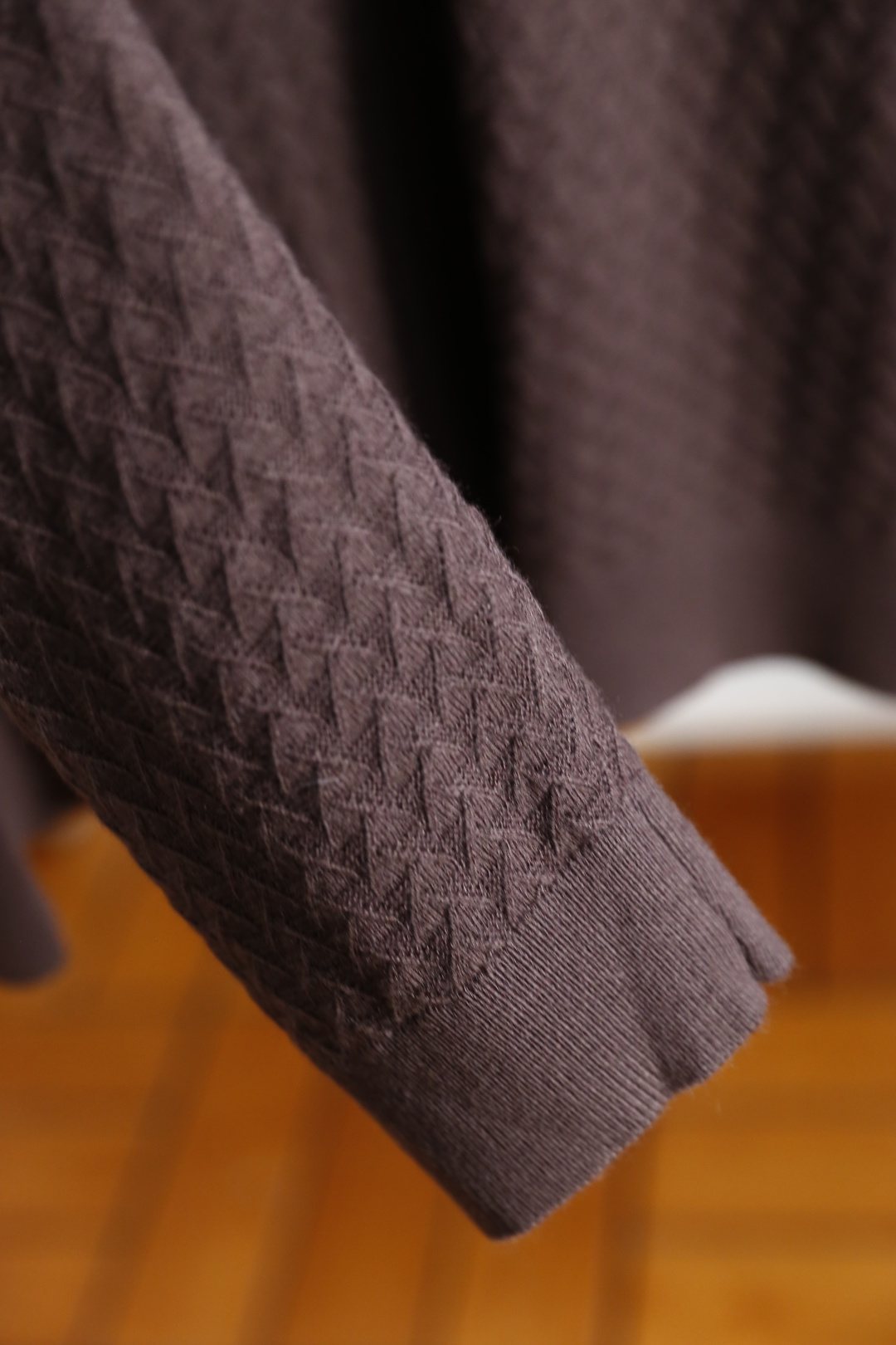 🔥Loro Piana. 26秋冬新款！时尚男士半高领针织衫，面料含绵羊毛，衣身精致立体菱格提花纹理，肌理层次饱满耐看。