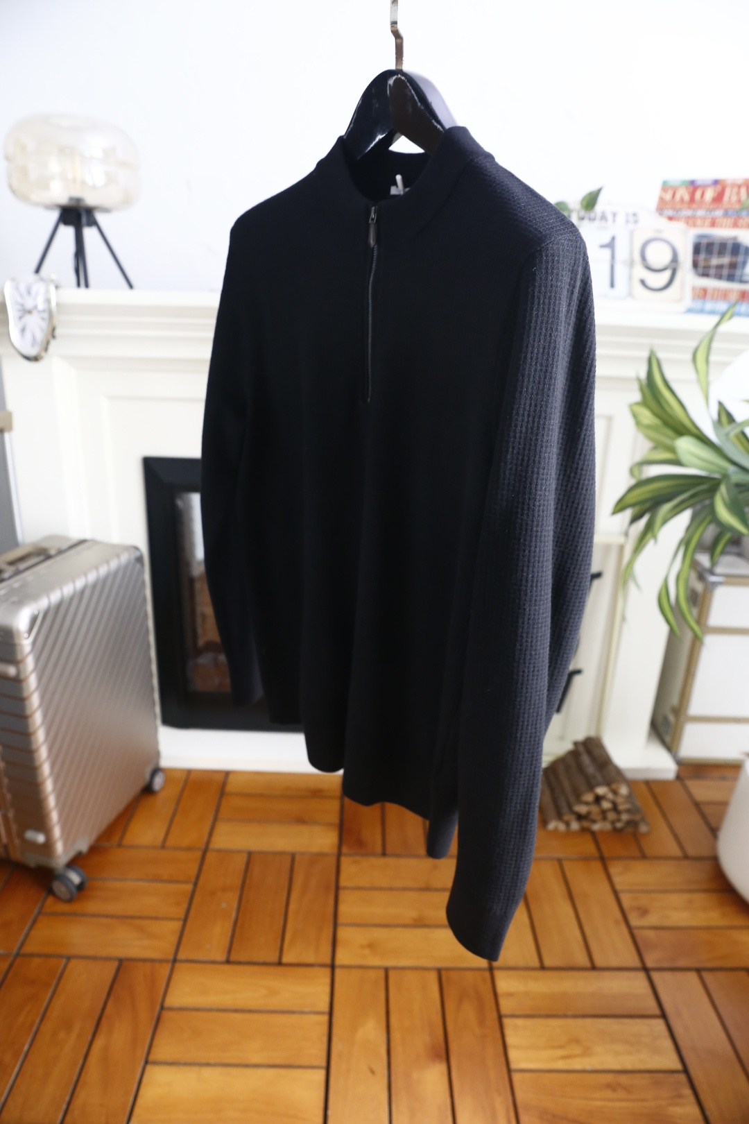 🔥Loro Piana. 26秋冬新款！时尚男士半拉链立领针织衫，细腻华夫格肌理质感出众，半开拉链领口可自由调节。罗纹收