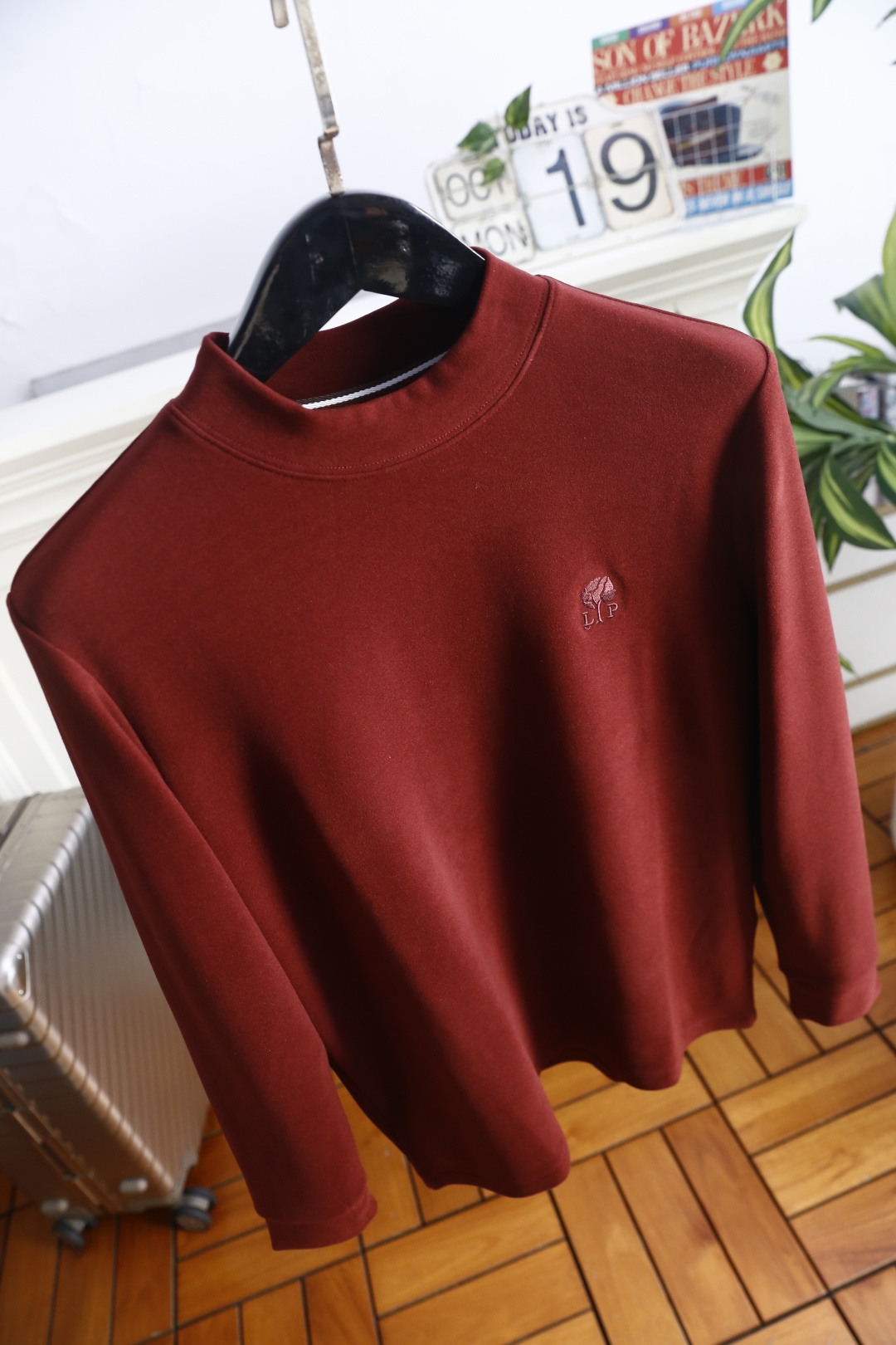 🔥Loro Piana. 26秋冬新款！时尚男士半高领打底衫，甄选暖姜羊绒蛋白面料，软糯温润亲肤锁温。简约半高领贴合颈部