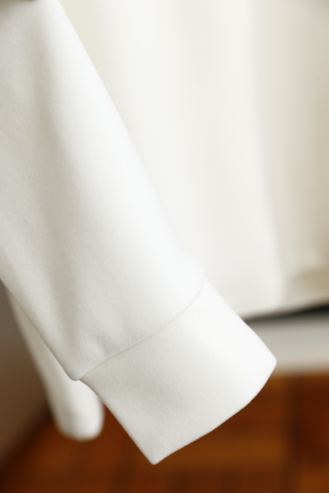 🔥Loro Piana. 26秋冬新款！时尚男士半高领打底衫，甄选暖姜羊绒蛋白面料，软糯温润亲肤锁温。简约半高领贴合颈部