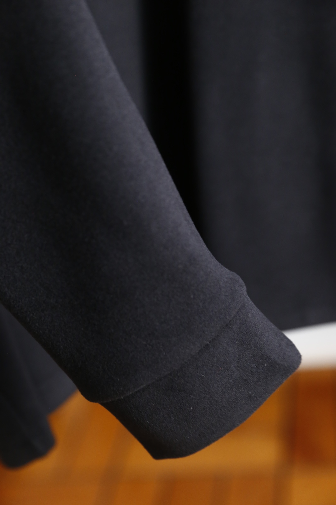 🔥Loro Piana. 26秋冬新款！时尚男士半高领打底衫，甄选暖姜羊绒蛋白面料，软糯温润亲肤锁温。简约半高领贴合颈部