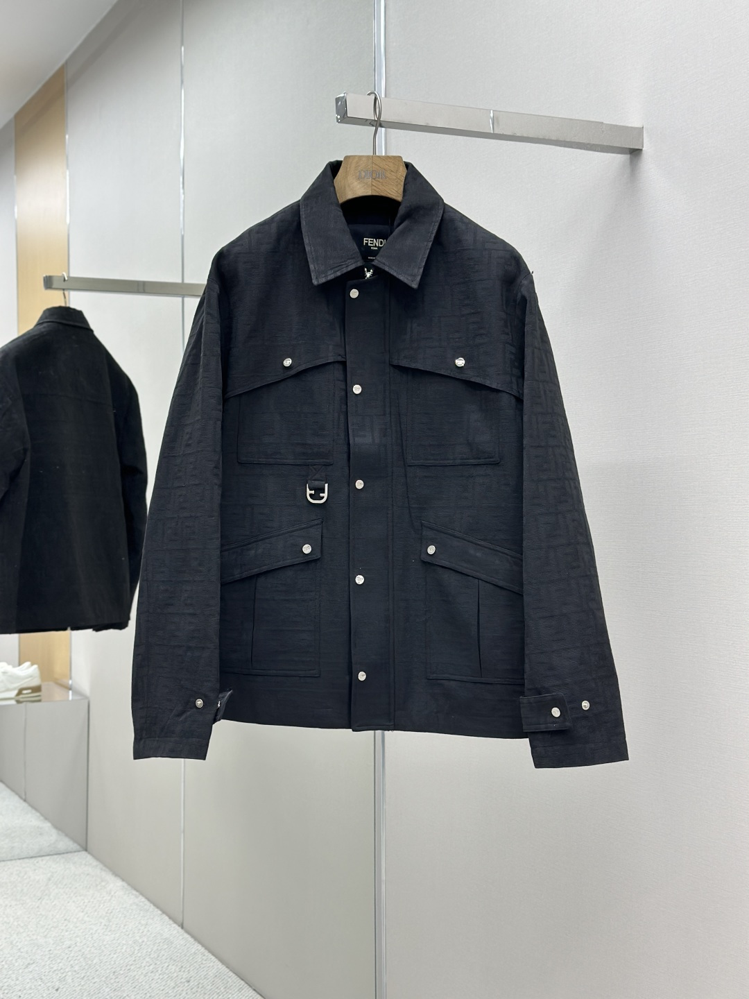 NO:496931,p FD hot products* new product The same model on the official website, complete with three standards!  New spring and summer men's jacket, fashionable and casual high-end version!  Customized fabrics for counters are breathable and comfortable, with impeccable details, and the brand element design concept reflects high quality. The feel is delicate and soft!  It is casually cut, with a great upper body style!  Code number M-3XL, Jackets & coats, Jackets & coats, Alexander wang19860909p FD 爆款*新品 官网同款,三标齐全！春夏新款男士夹克外套,时尚休闲高端版本！专柜定制面料 透气舒适度高,细节无可挑剔,品牌元素设计理念,体现高品质.手感细腻柔软！呈现休闲裁剪,上身版型超赞！码数M-3XL,,jackets & coats,jackets & coats,alexander wang,Men's clothing