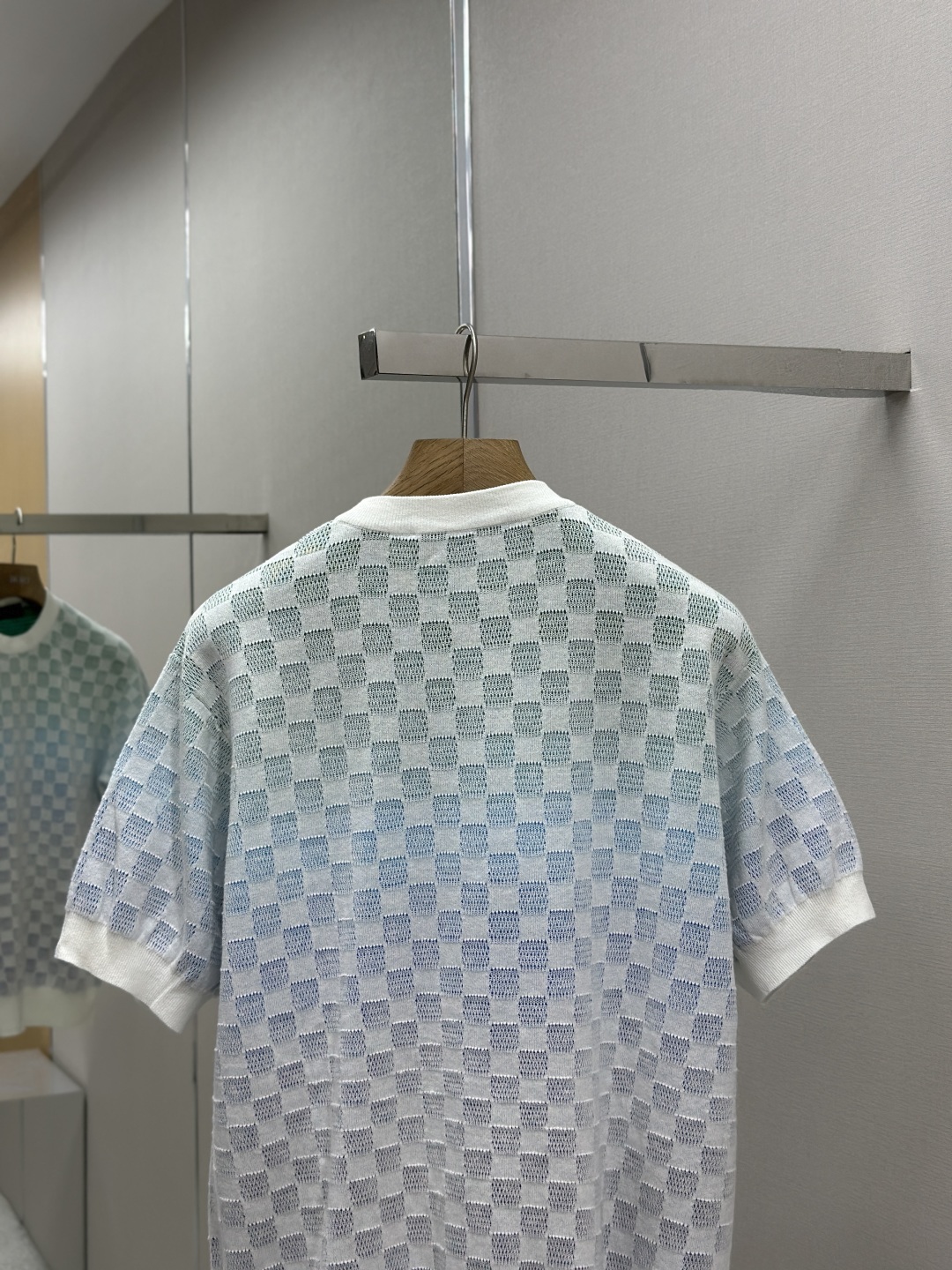Louis Vuitton 25SS Gradient Damier Jacquard Knit Cotton Short Sleeve Top 9 cmp i1747408213131 3803 0 7