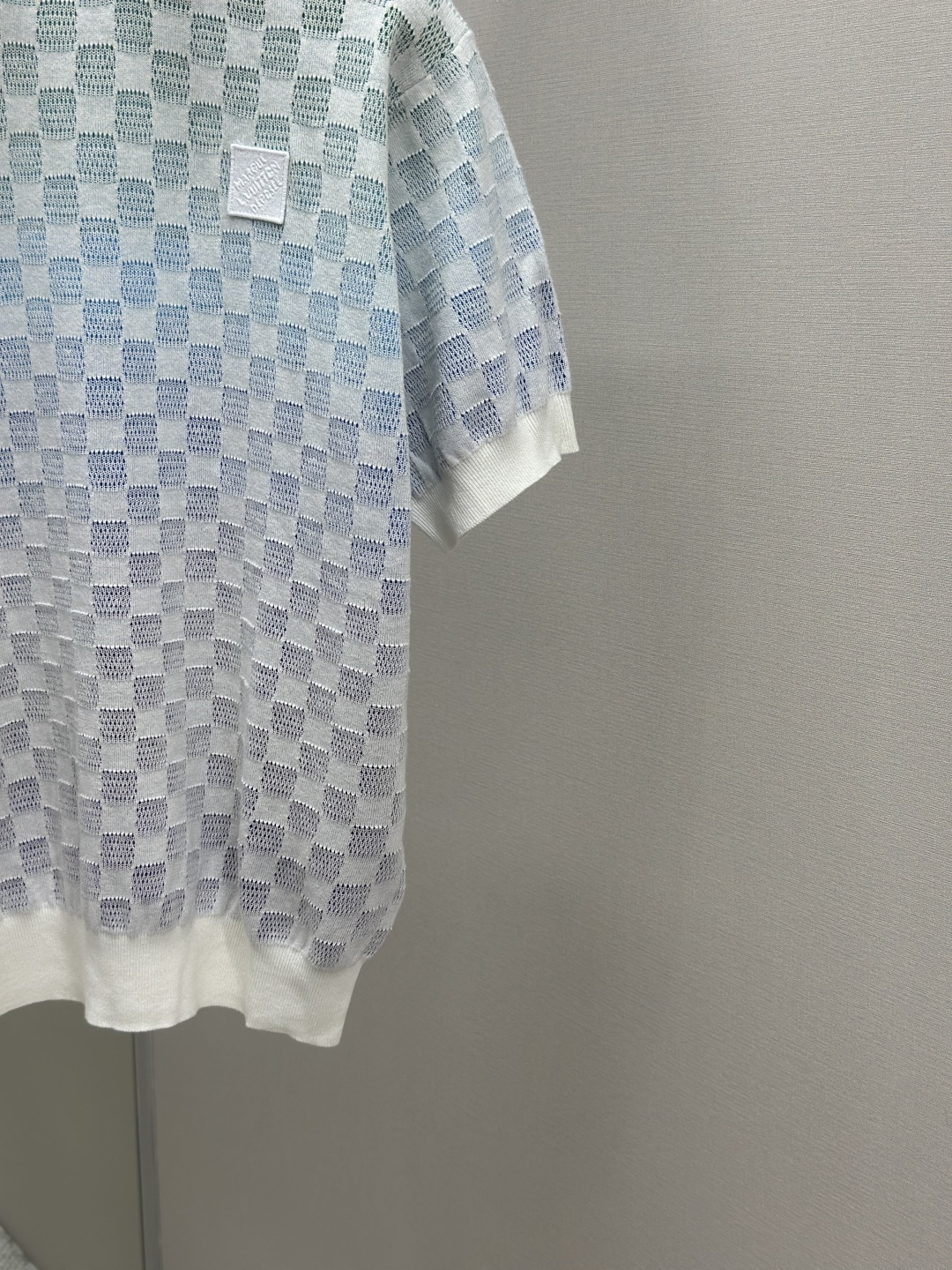 Louis Vuitton 25SS Gradient Damier Jacquard Knit Cotton Short Sleeve Top 8 cmp i1747408213143 5608 0 6