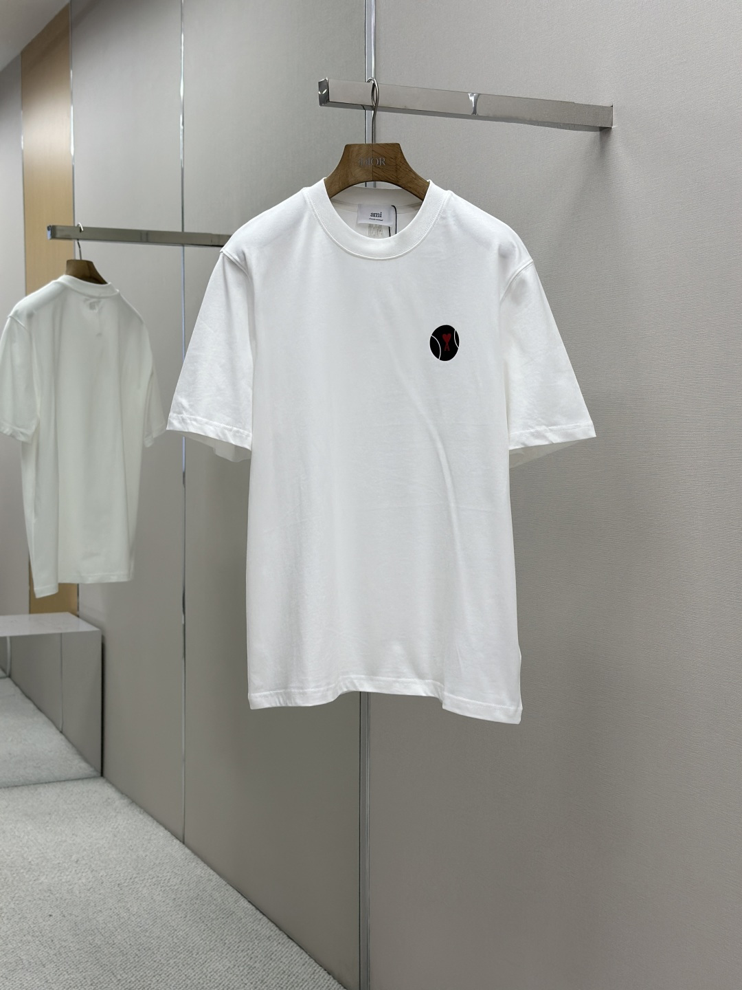 NO:414814,Top version of the entire network Reject currency Ami 25SS new series short sleeves Original fabric customization Double yarn twisting technology - the collar on the back is in the same color AMI embroidery Customized 240g combed cotton Cotton S-XL, T-shirt, alexander wang19860909全网顶级版本 拒绝通货 Ami 25SS全新系列短袖  原版面料定制 双纱捻合工艺 -背面领下有同色系 AMI 刺绣 定制240克精梳棉  棉质 男女同款S-XL,,T-shirt,alexander wang,Men's clothing