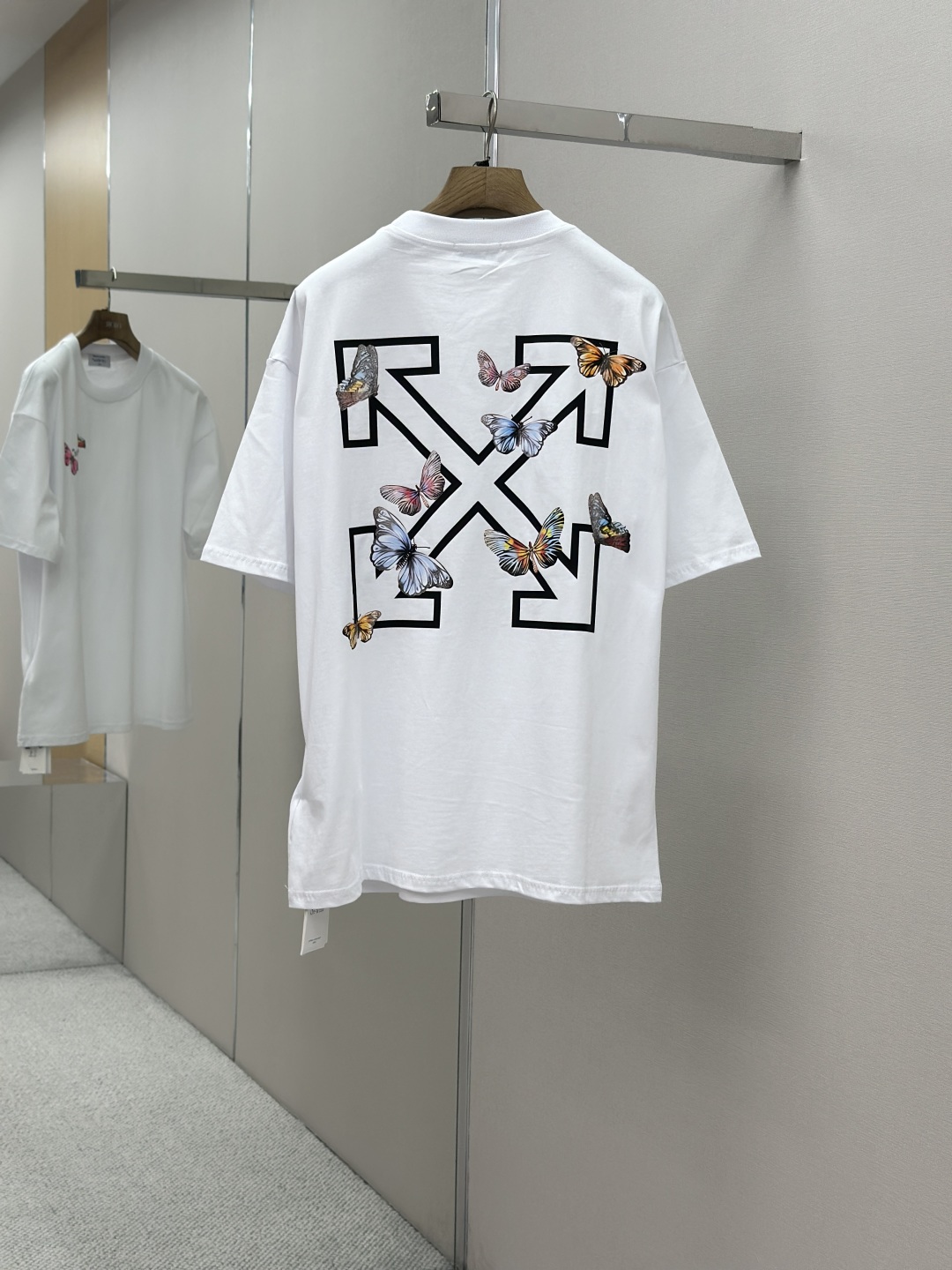 Off-White Oversized Short Sleeve T-Shirt - 25FW Collection - Black, Size S 3 cmp i1754494726315 8186 0 1