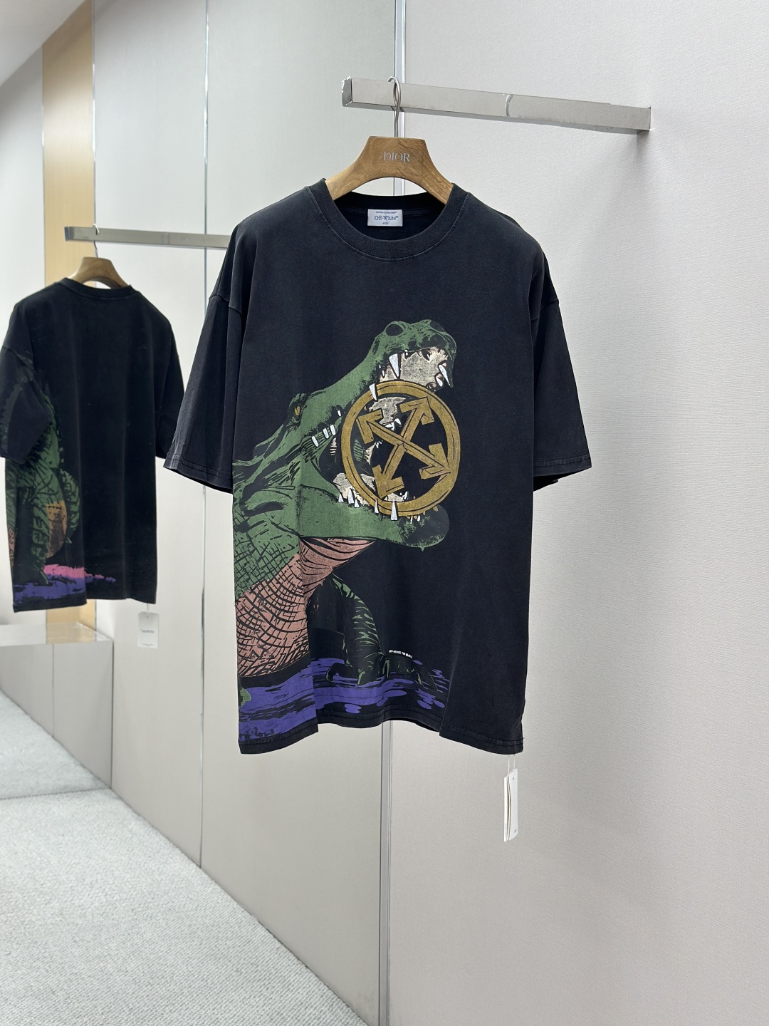 Off-White Washed Grey Oversized Short Sleeve Tee - 25FW Collection 2 cmp i1754494811614 7822 0 0