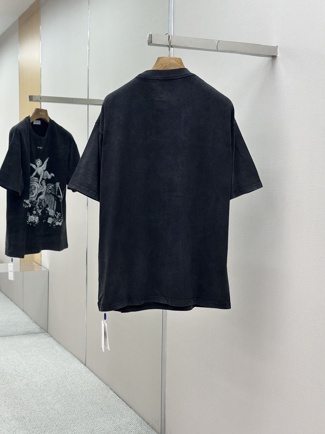 Off-White Washed Grey Oversized Short Sleeve Tee - 25FW Collection 3 cmp i1754494842079 8552 0 1
