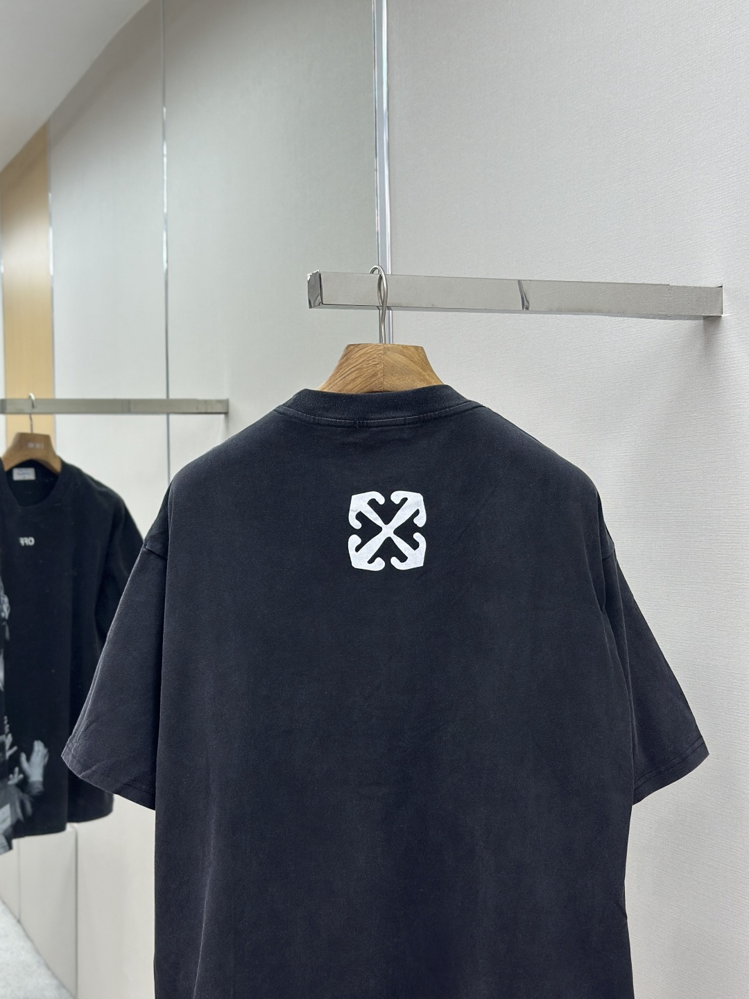 Off-White Grey Oversized Short Sleeve T-Shirt - FW25 Collection 9 cmp i1754495105936 6287 0 7