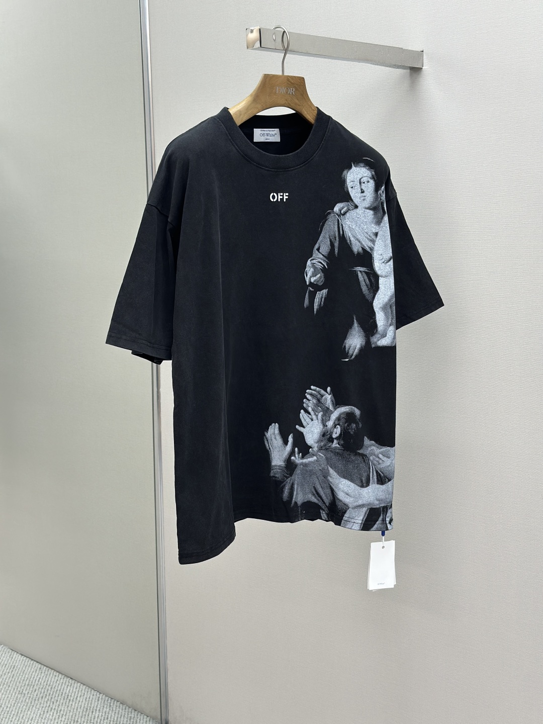 Off-White Grey Oversized Short Sleeve T-Shirt - FW25 Collection 4 cmp i1754495105943 9477 0 2