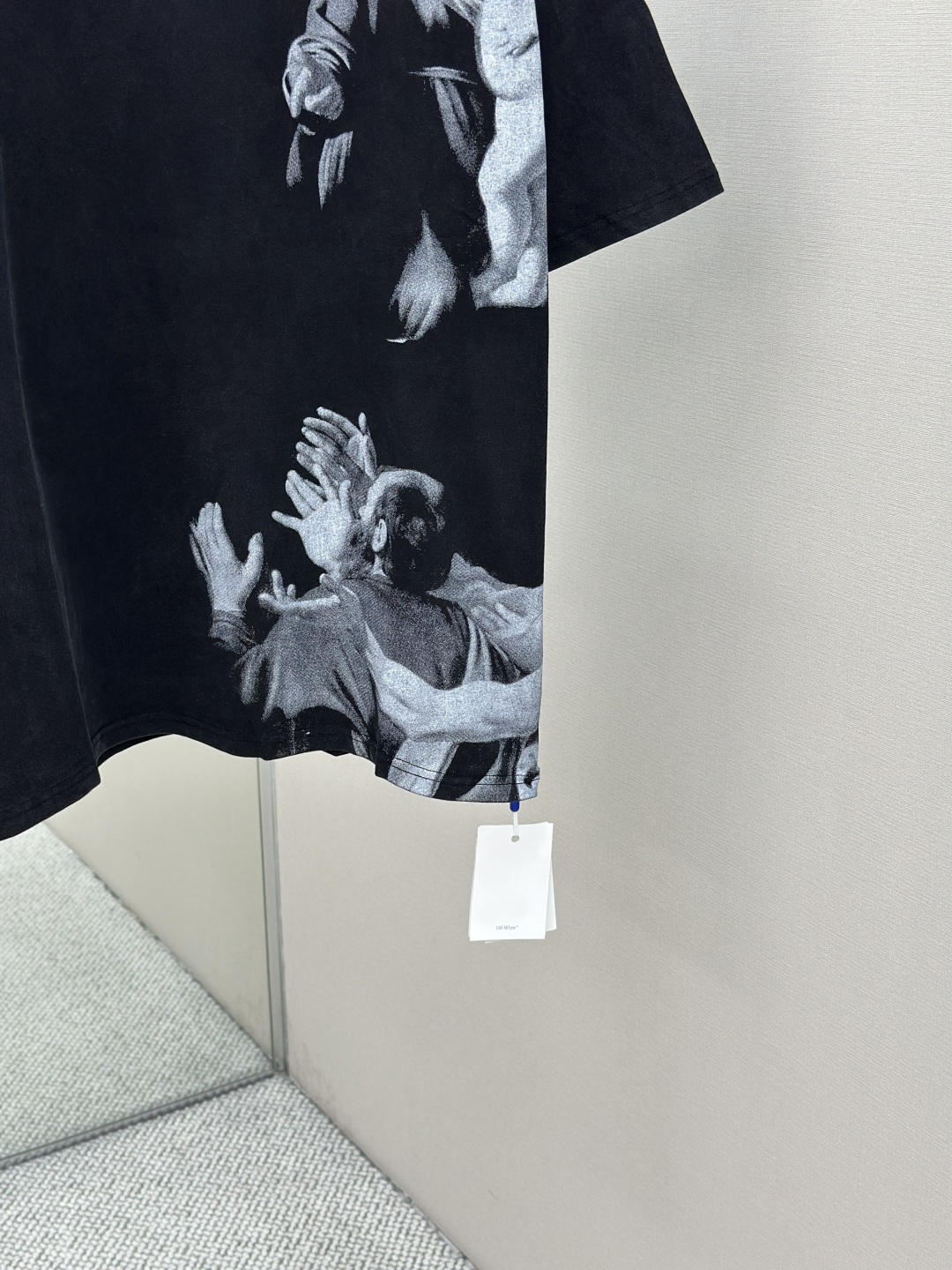 Off-White Grey Oversized Short Sleeve T-Shirt - FW25 Collection 8 cmp i1754495105948 1111 0 6
