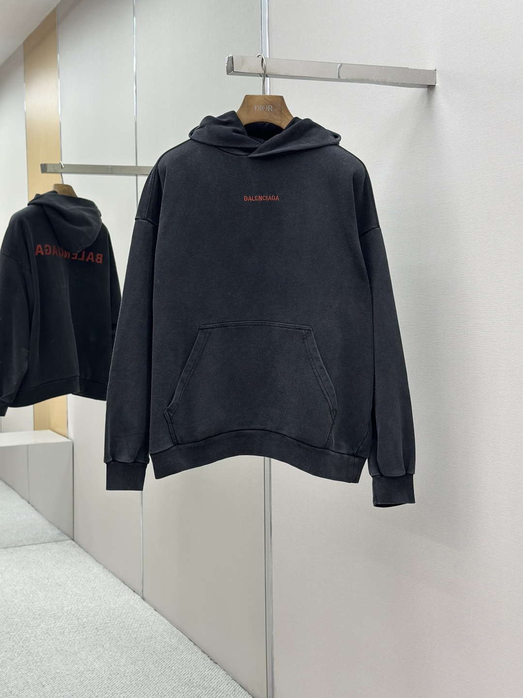 P205 Balenciaga sudadera con capucha y bordado trasero, tejido de felpa suave y de alta calidad, tacto delicado, cómodo…