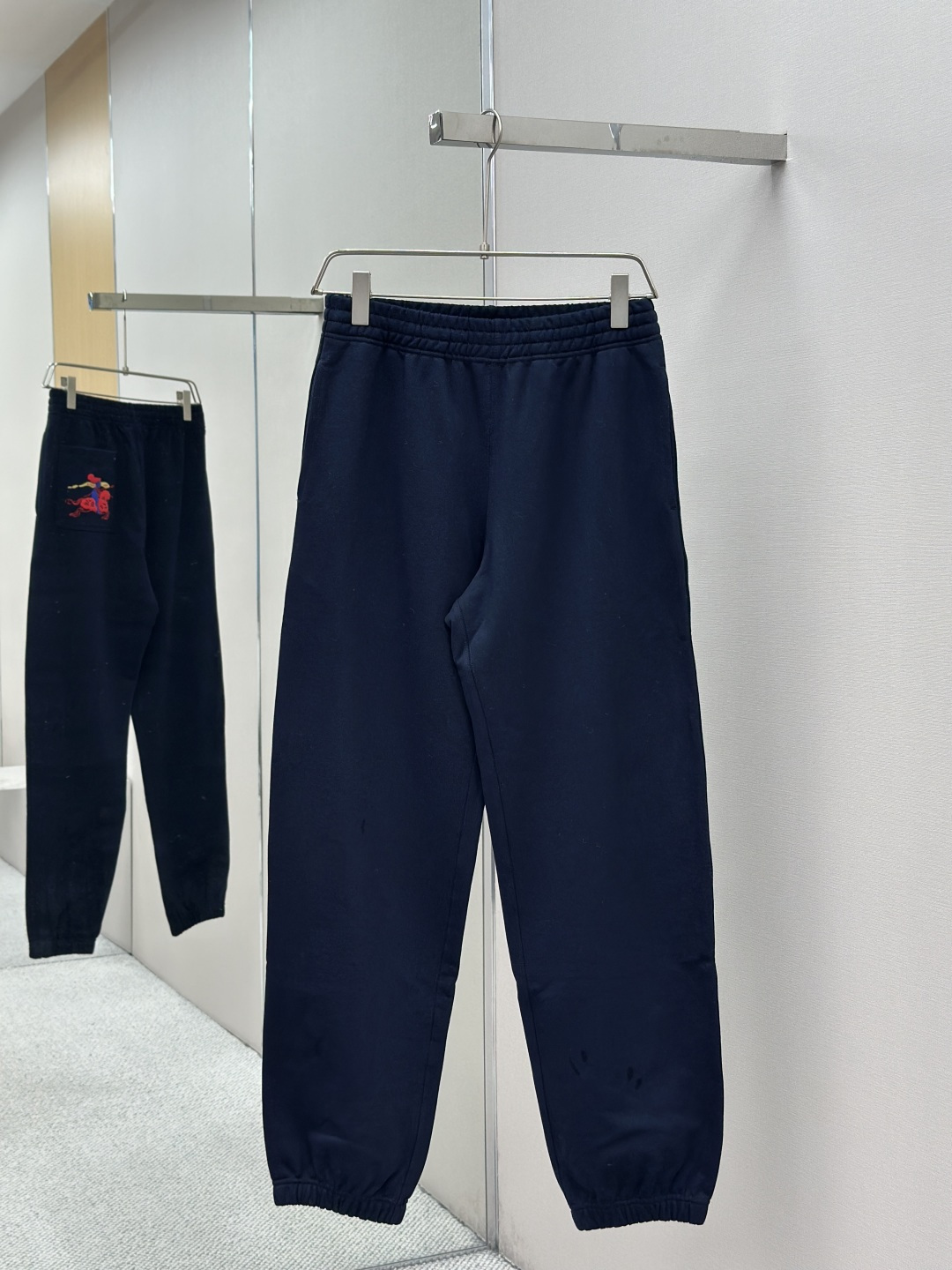 Burberry BBR 绒毛马刺绣裤