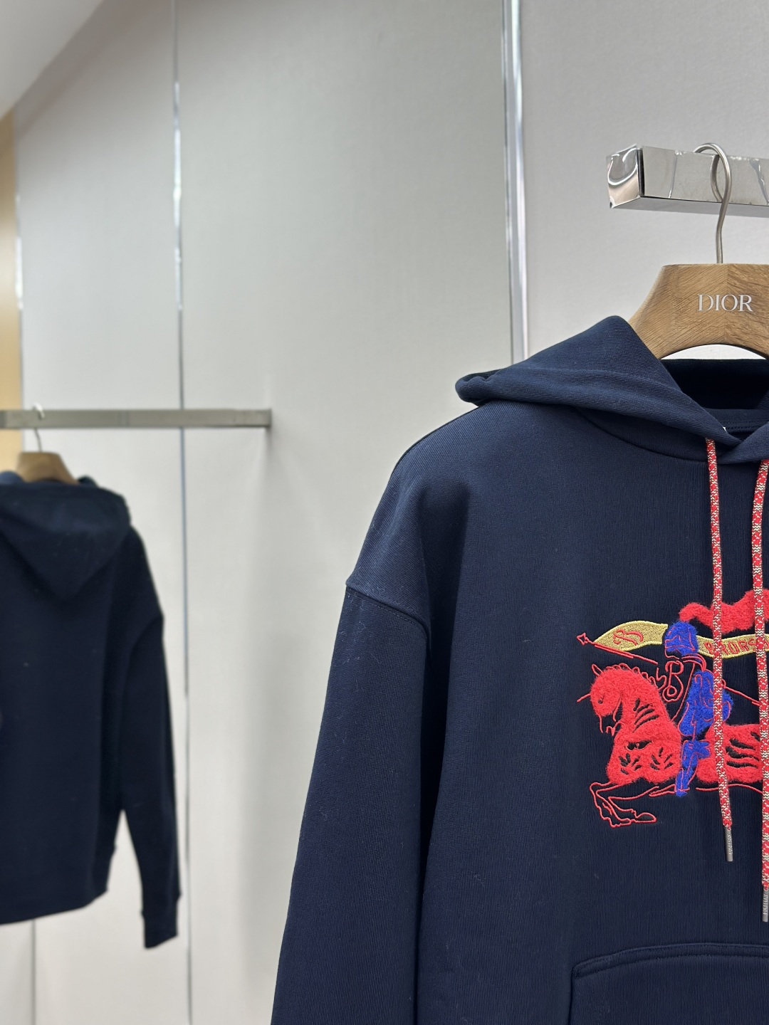 Burberry BBR 绒毛马刺绣连帽
