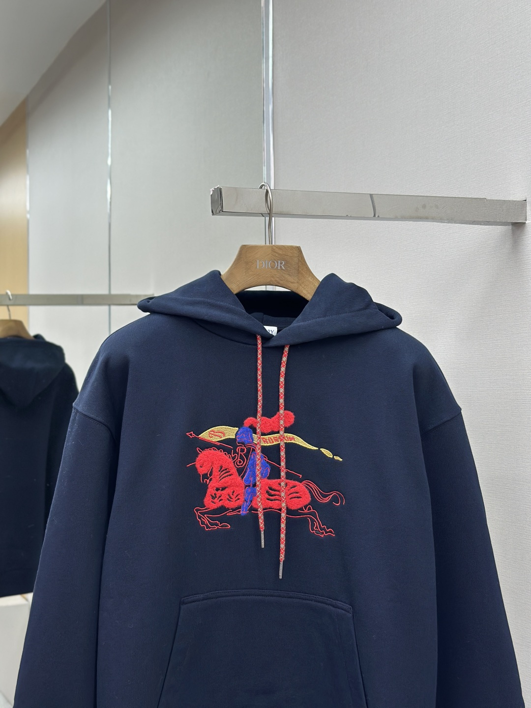 Burberry BBR 绒毛马刺绣连帽