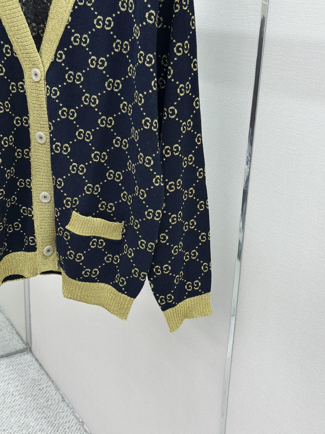 Gucci GUCCI Logo单排扣长袖 针织衫 深蓝色
