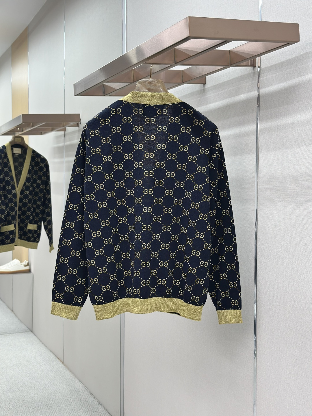 Gucci GUCCI Logo单排扣长袖 针织衫 深蓝色