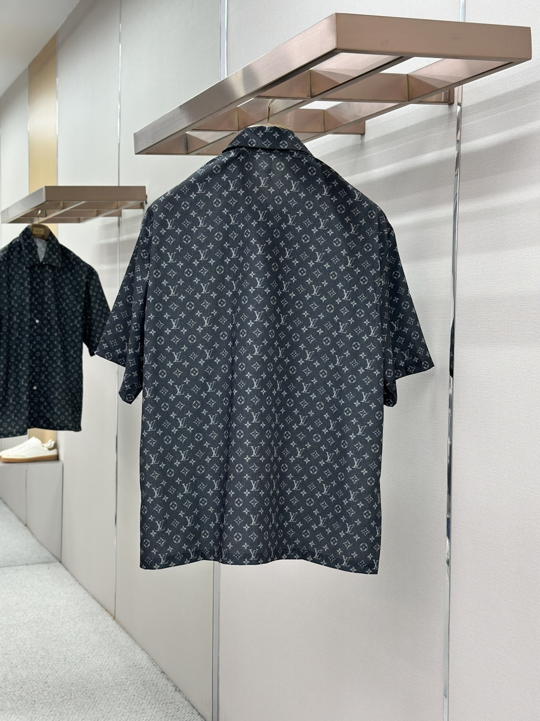 Louis Vuitton LV路易威登满印提花短袖