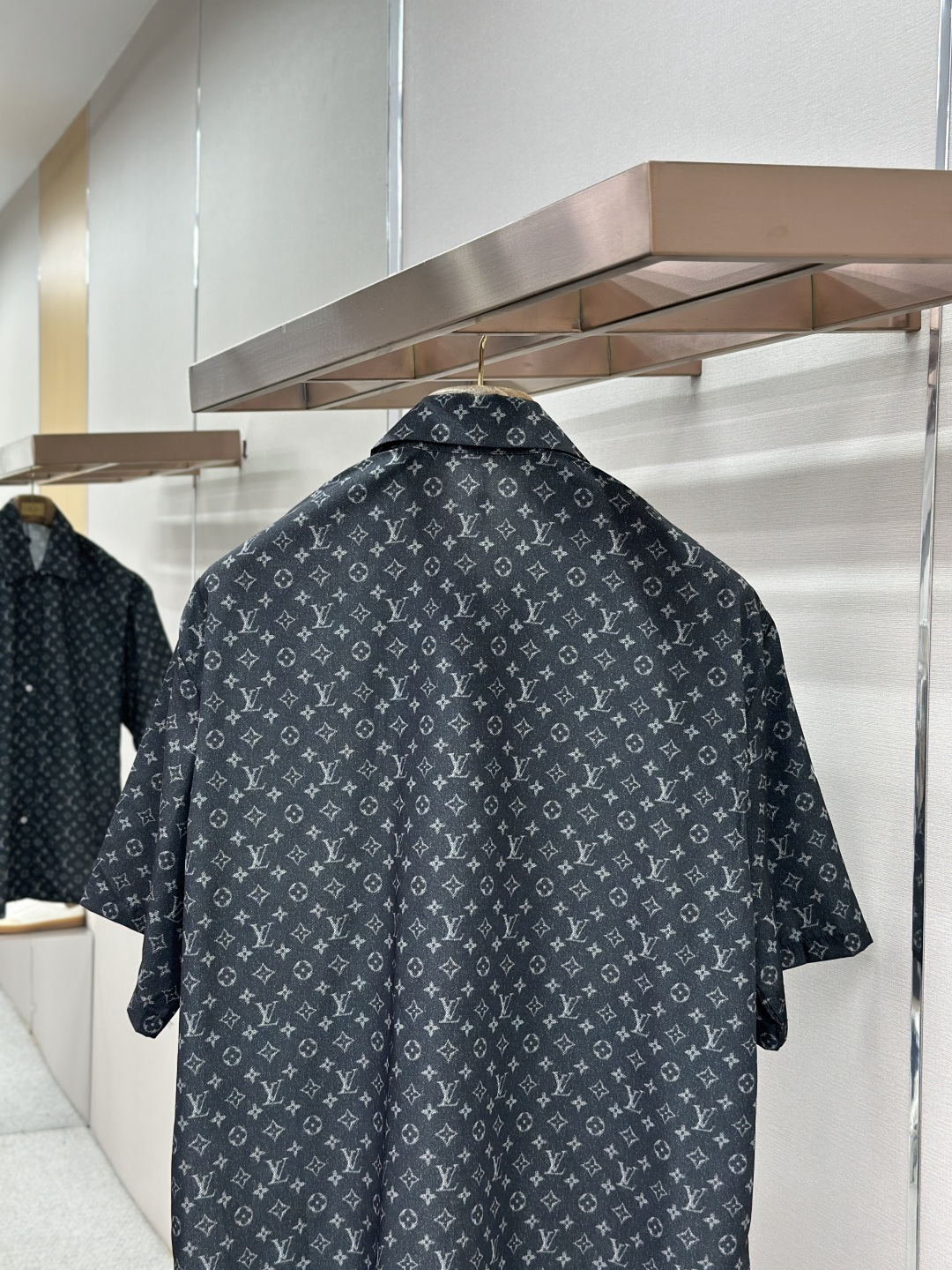 Louis Vuitton LV路易威登满印提花短袖