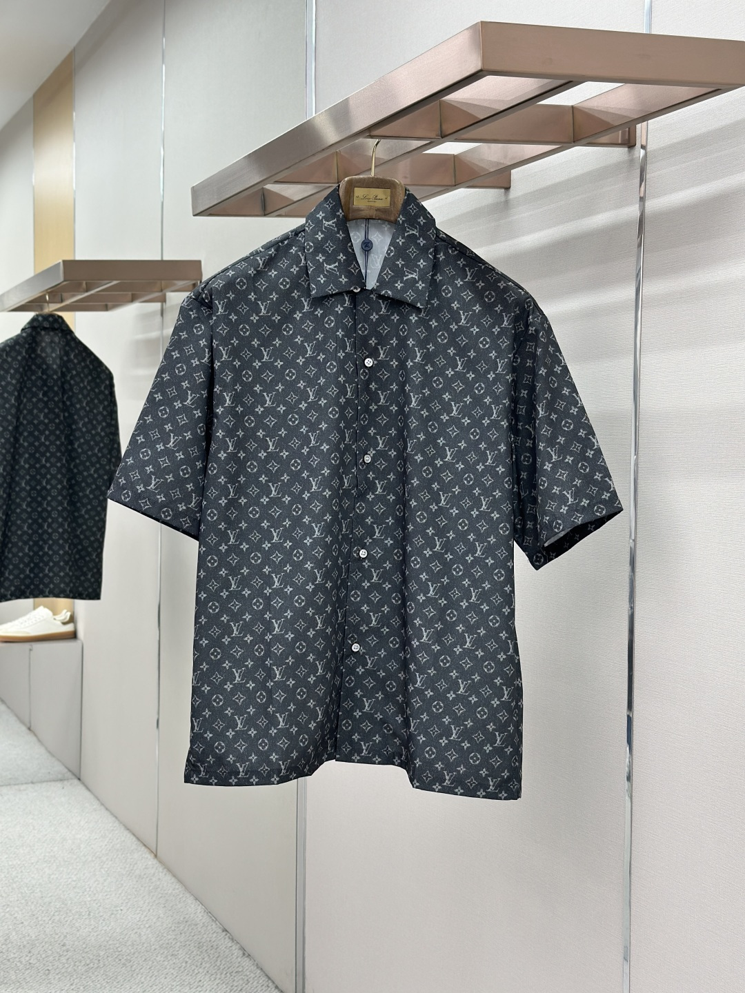 Louis Vuitton LV路易威登满印提花短袖