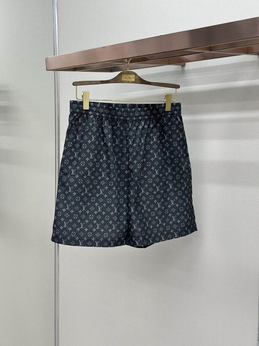 Louis Vuitton LV路易威登满印提花短裤