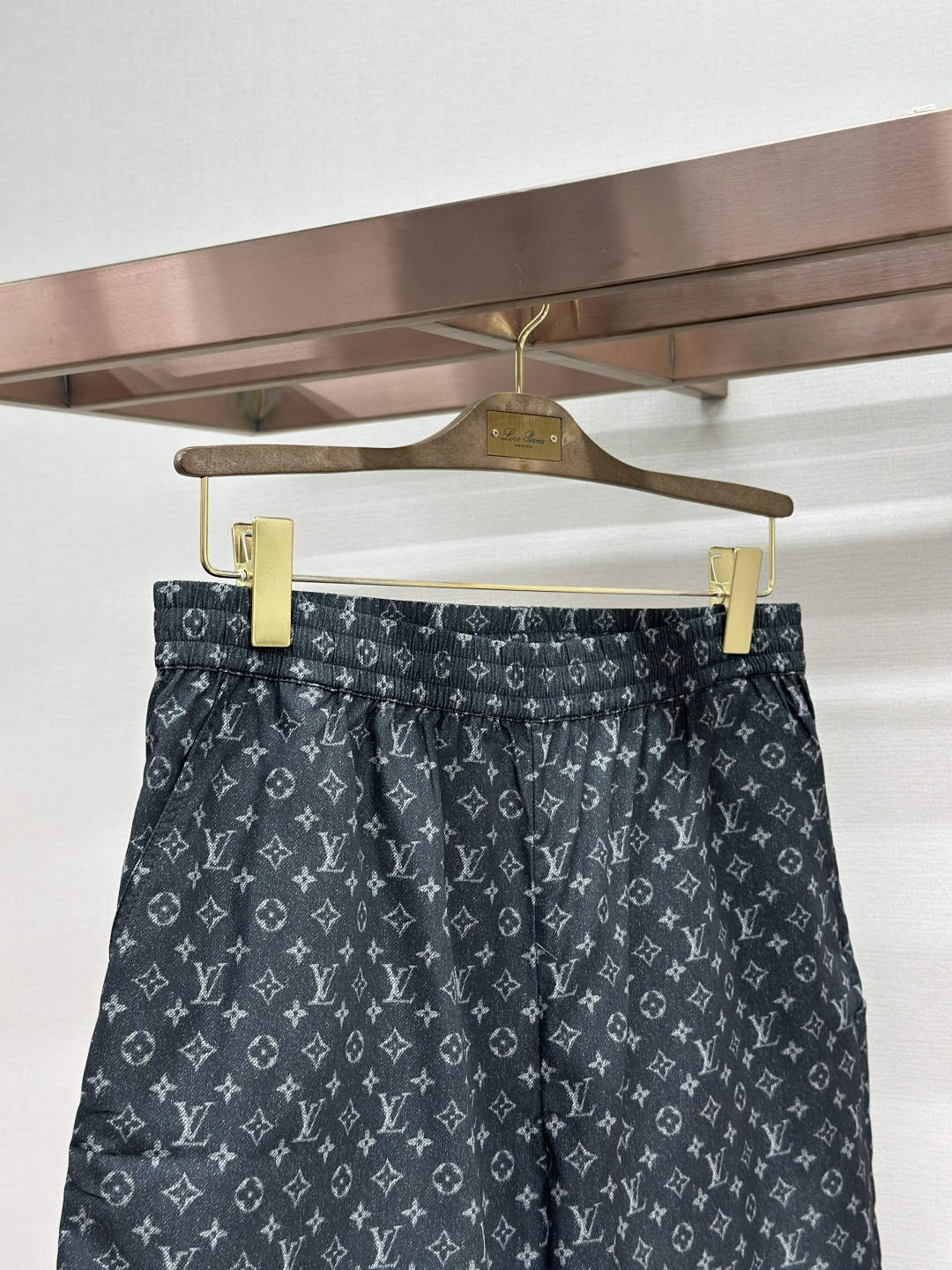 Louis Vuitton LV路易威登满印提花短裤