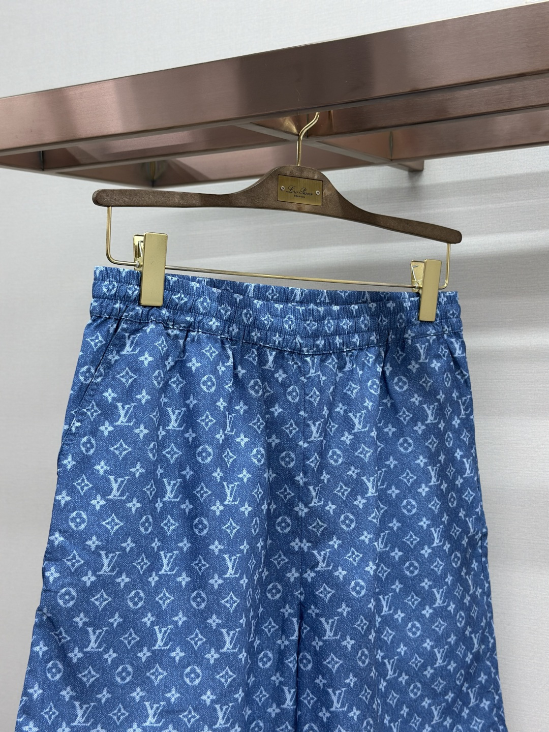 Louis Vuitton LV路易威登满印提花短裤
