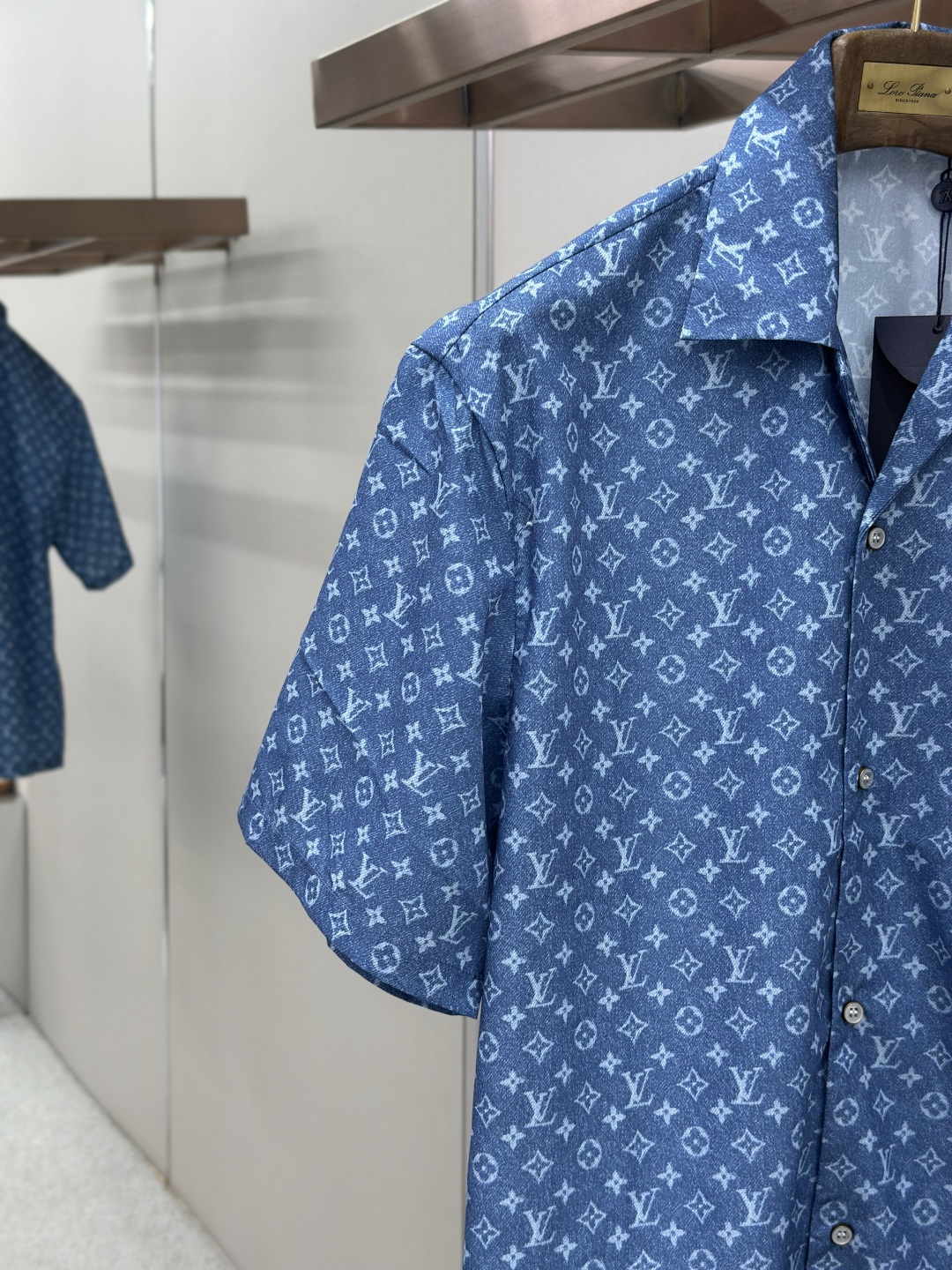 Louis Vuitton LV路易威登满印提花短袖
