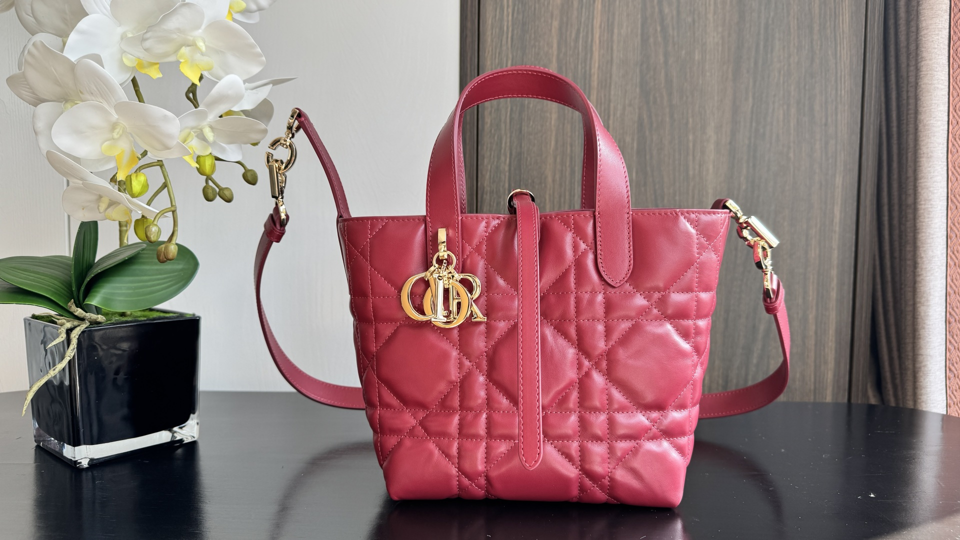 Alexander McQueen Classic Handcrafted Luxury Leather Shoulder Bag Ref 2