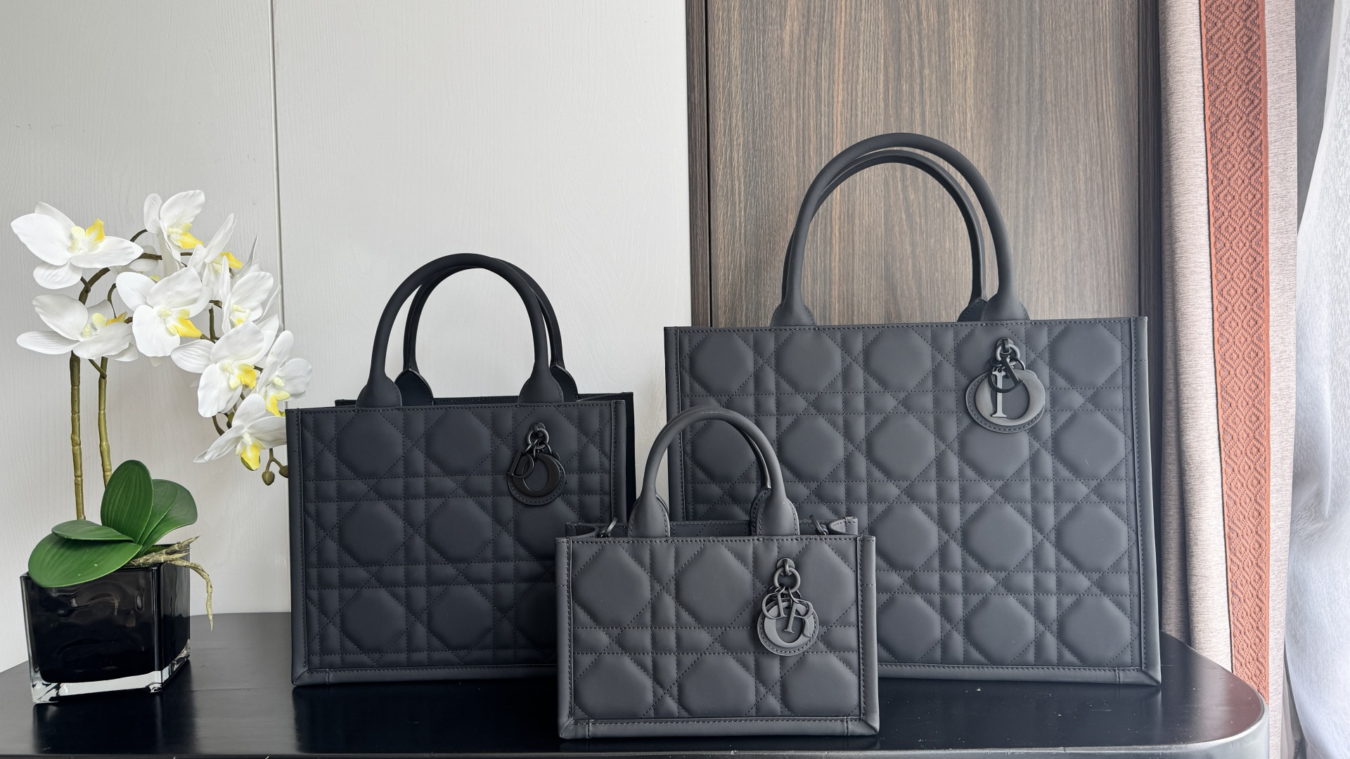 Dior Lady D-Lite Black 26cm tote everyday