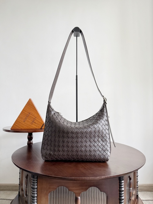 Bottega Veneta Traveler Bag in Dark Brown Intrecciato Leather 1 Bottega Veneta Traveler Bag in Dark Brown Intrecciato Leather