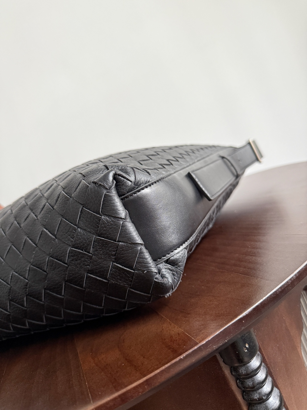 Bottega Veneta Traveler Hobo Bag: Soft Leather, Spacious, and Adjustable Strap 6 cmp i1748244199676 4561 0 4